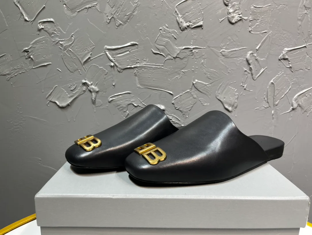 Women's Mules And Clogs BALENCIAGA 17530518