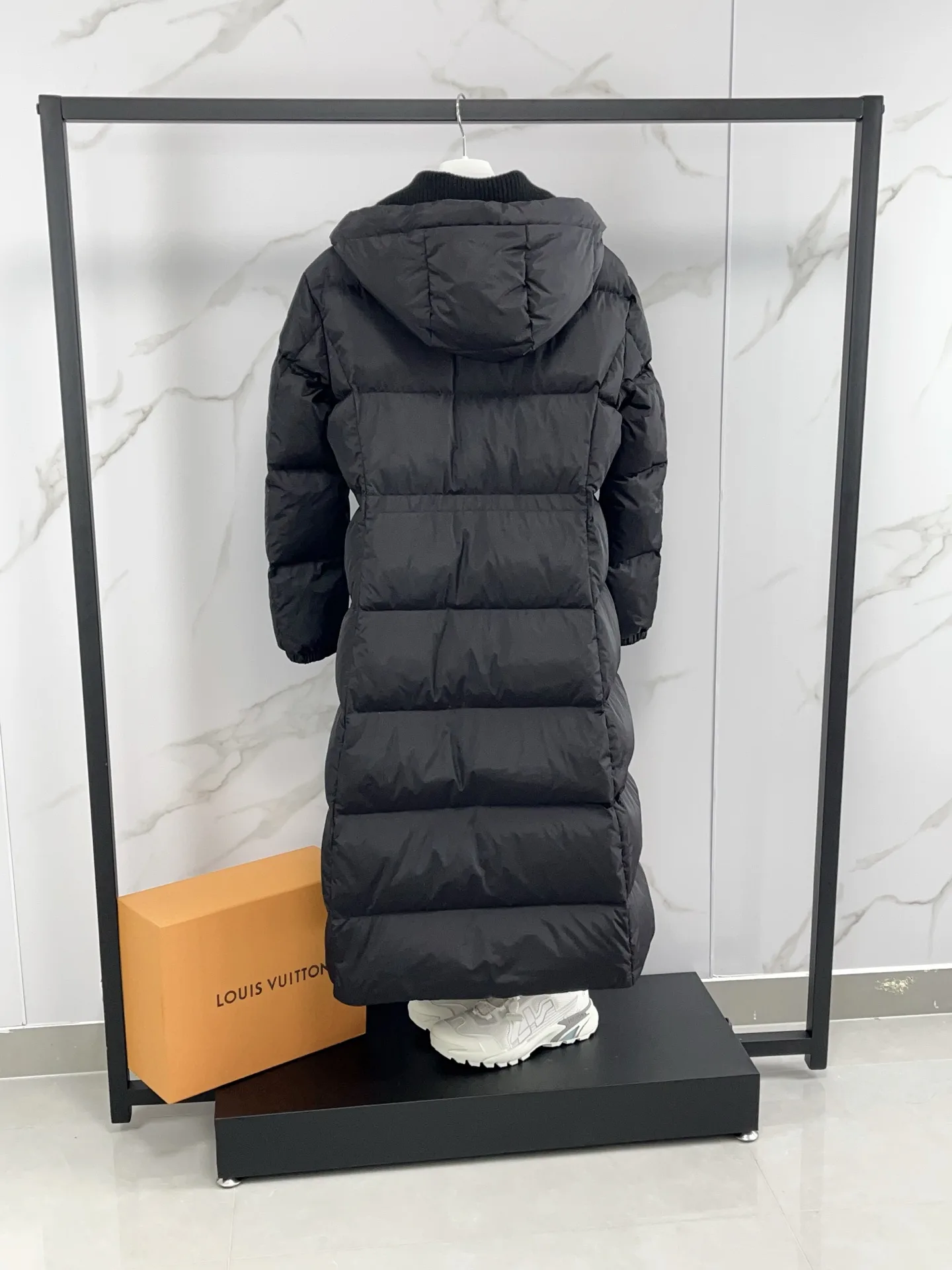 Women's Jackets And Down Jackets MONCLER 18188962
