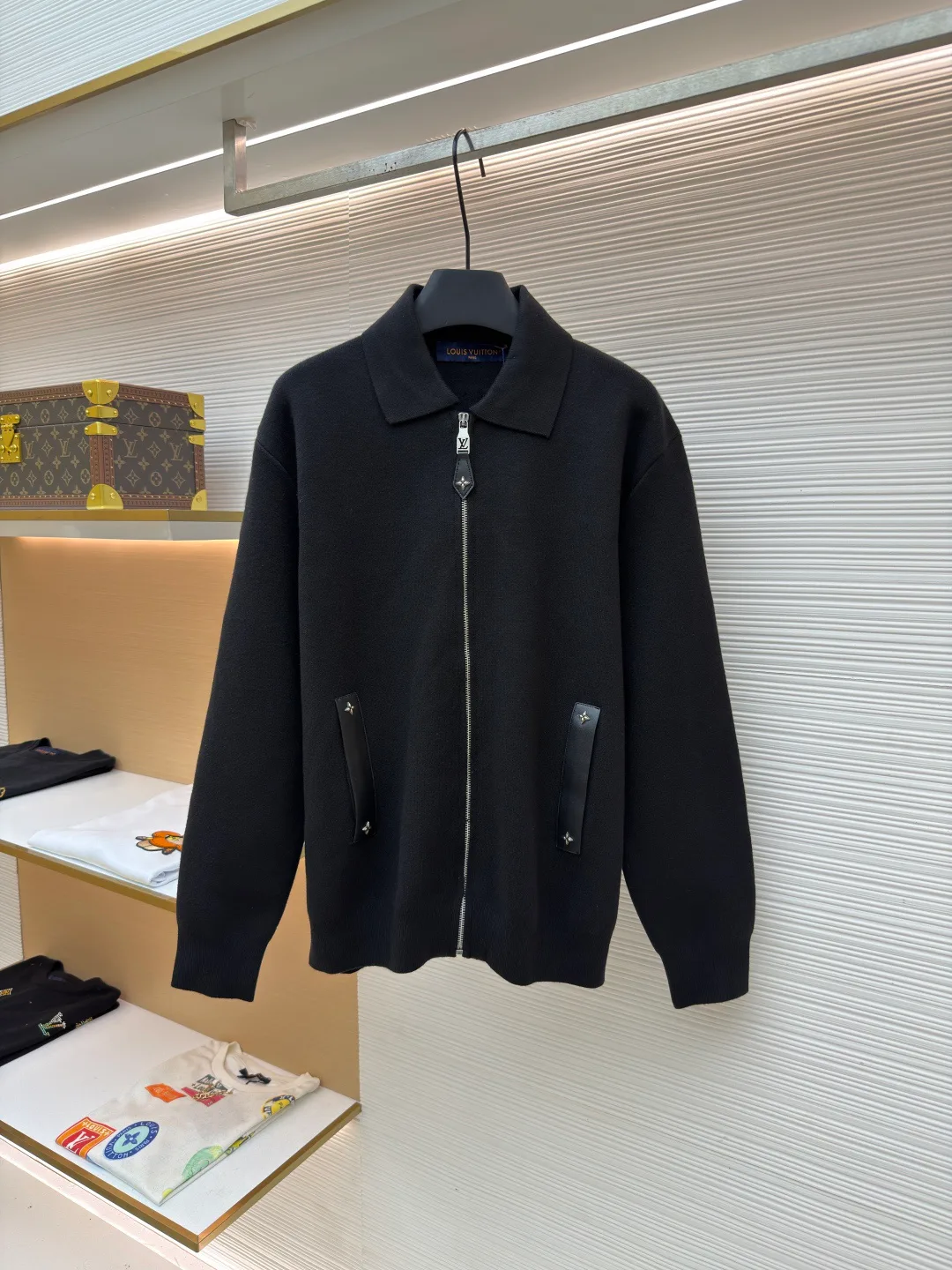 Men's Jackets And Down Jackets LOUIS VUITTON 17527119