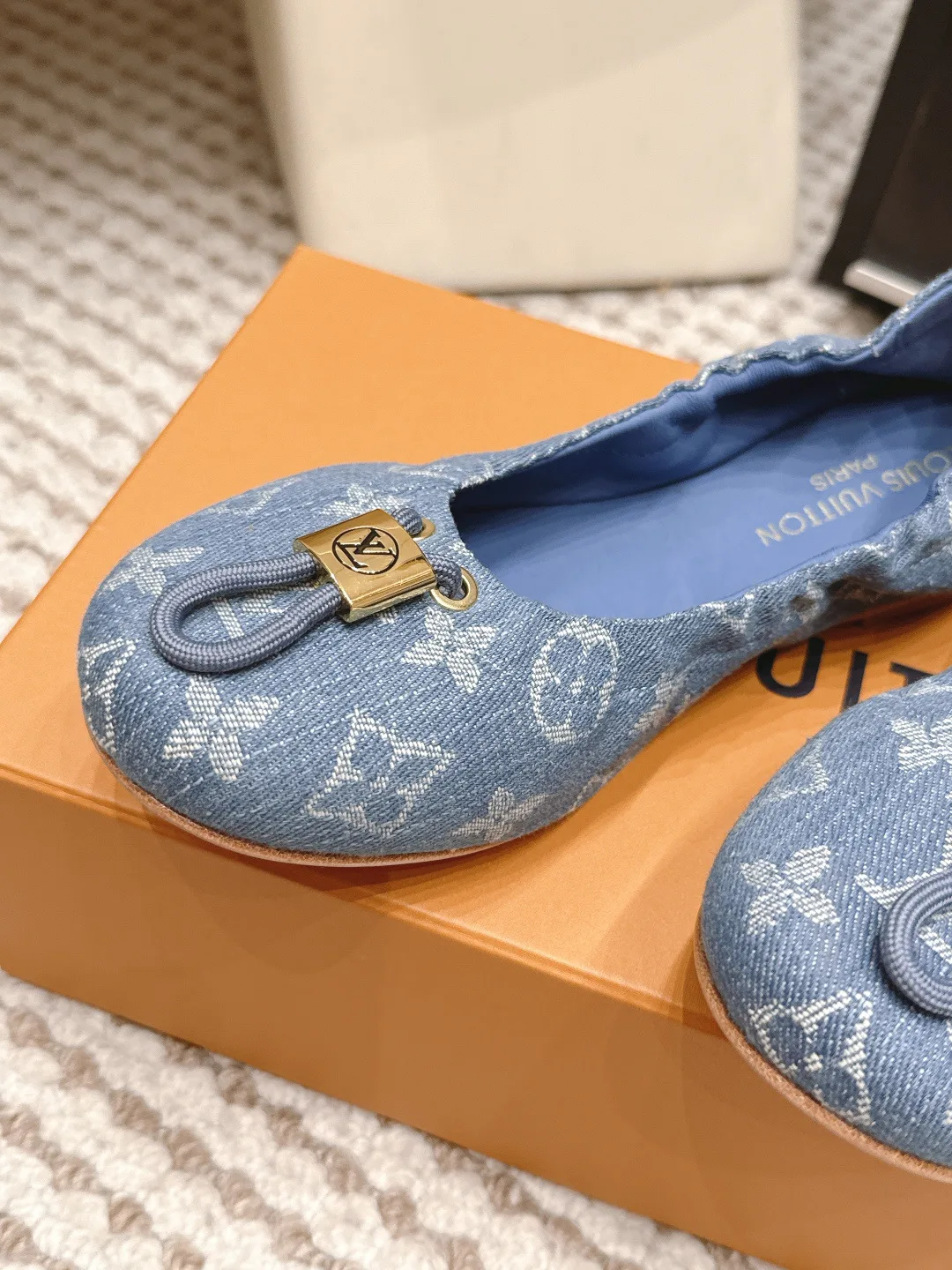 Women's Ballet Flats LOUIS VUITTON 17421357