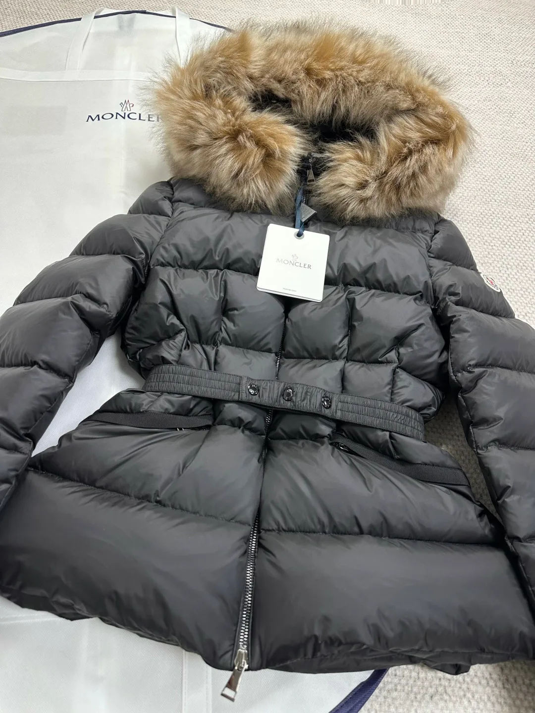 Women's Jackets And Down Jackets MONCLER 18538722