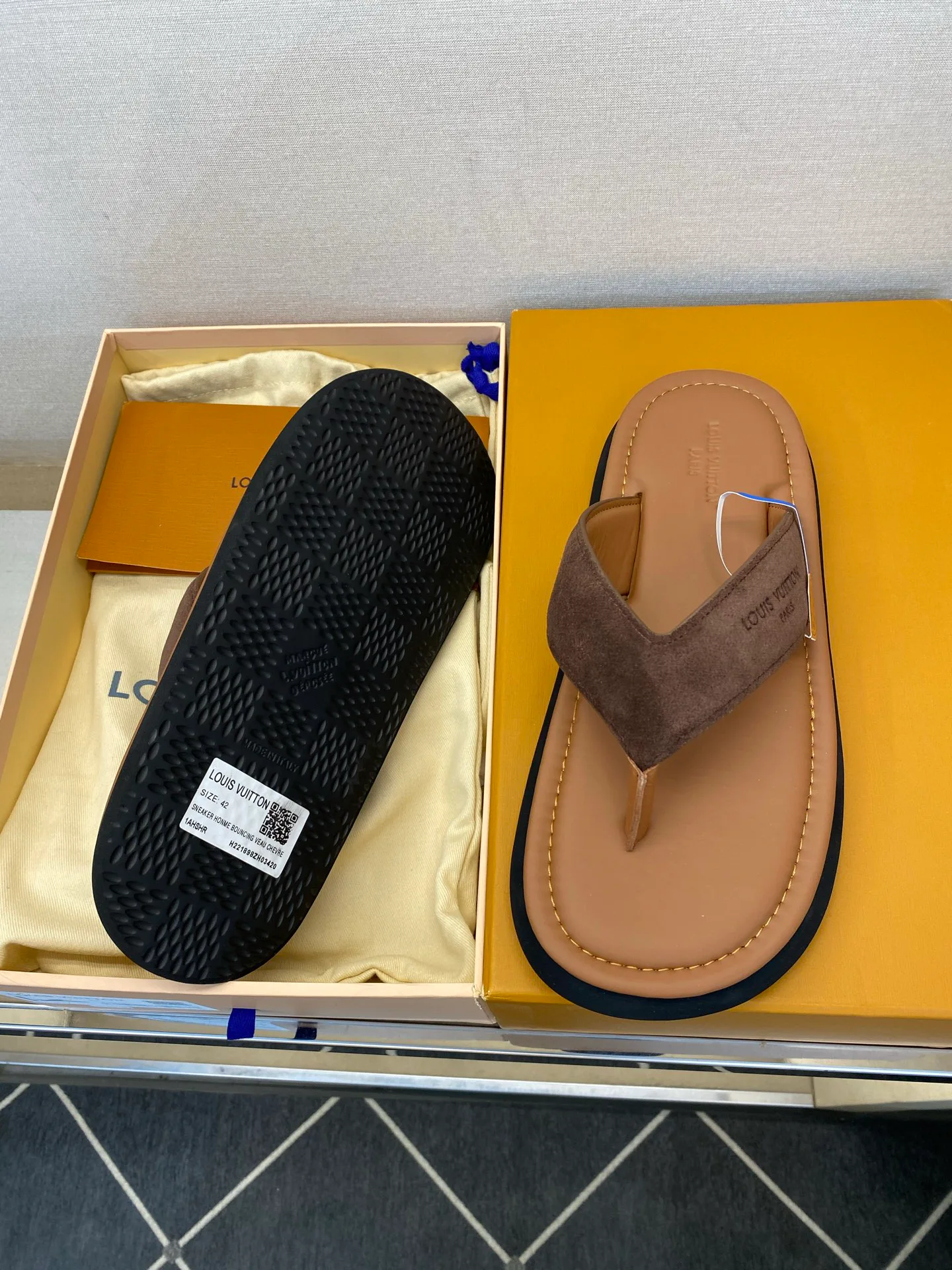 Men's Flip-Flops LOUIS VUITTON 17706367