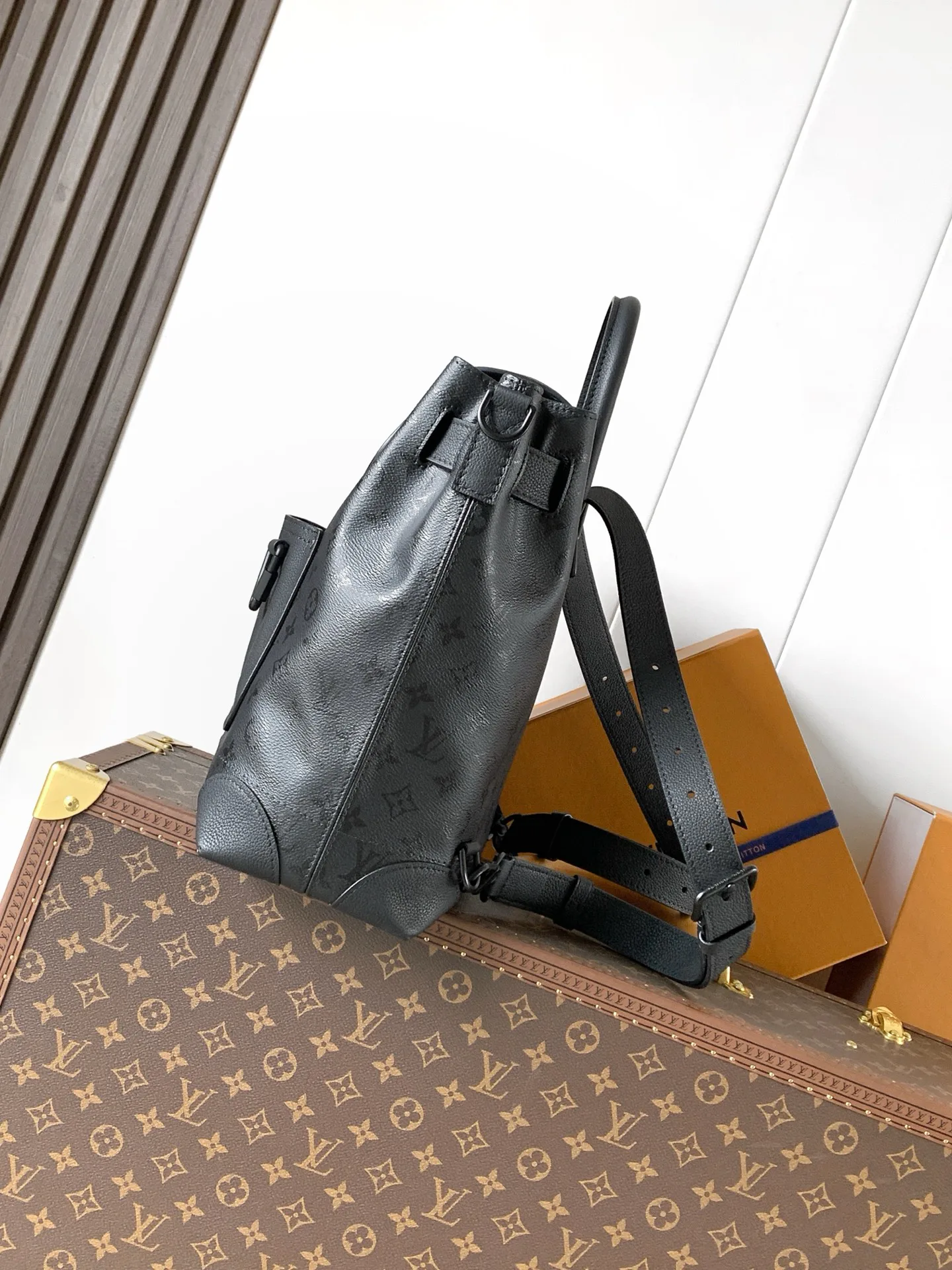 Women's Classic Handbags LOUIS VUITTON 17904097