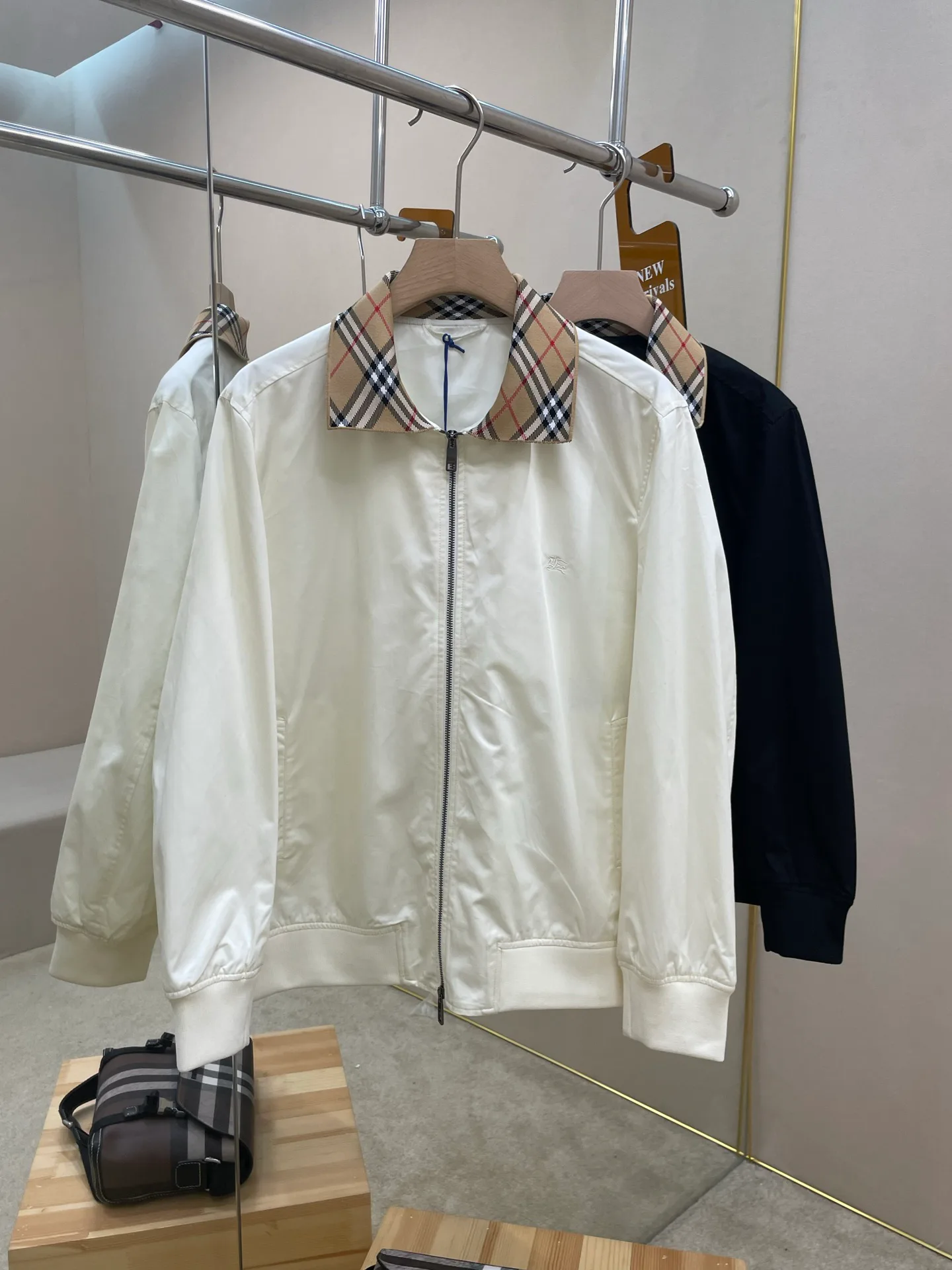 Men's Jackets And Down Jackets BURBERRY 18052747