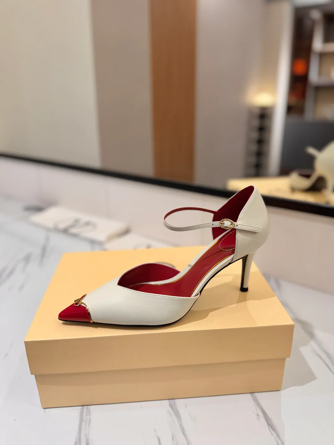 Women's Open-Toe Sandals VALENTINO 18134971