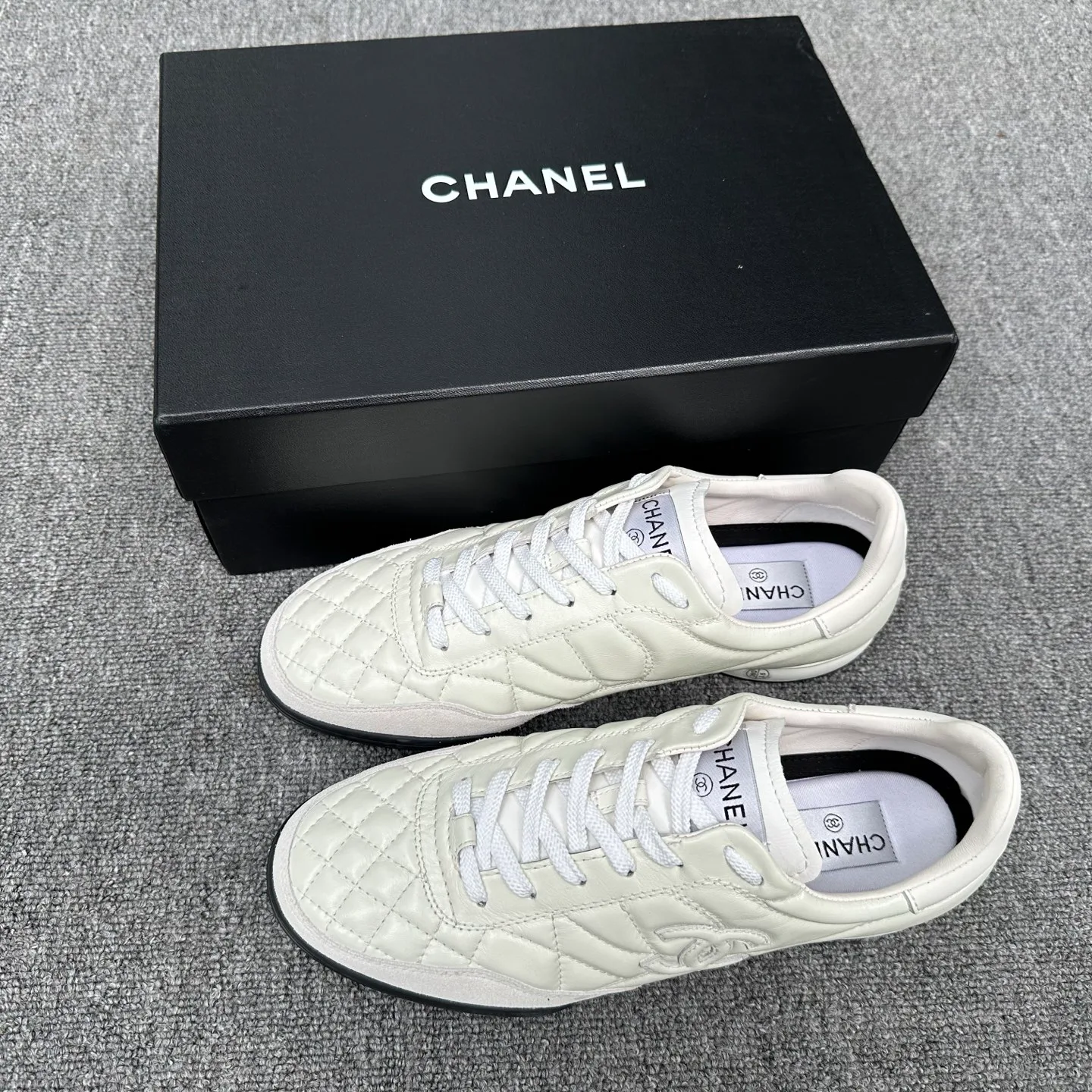 Women's Sneakers CHANEL 18076100