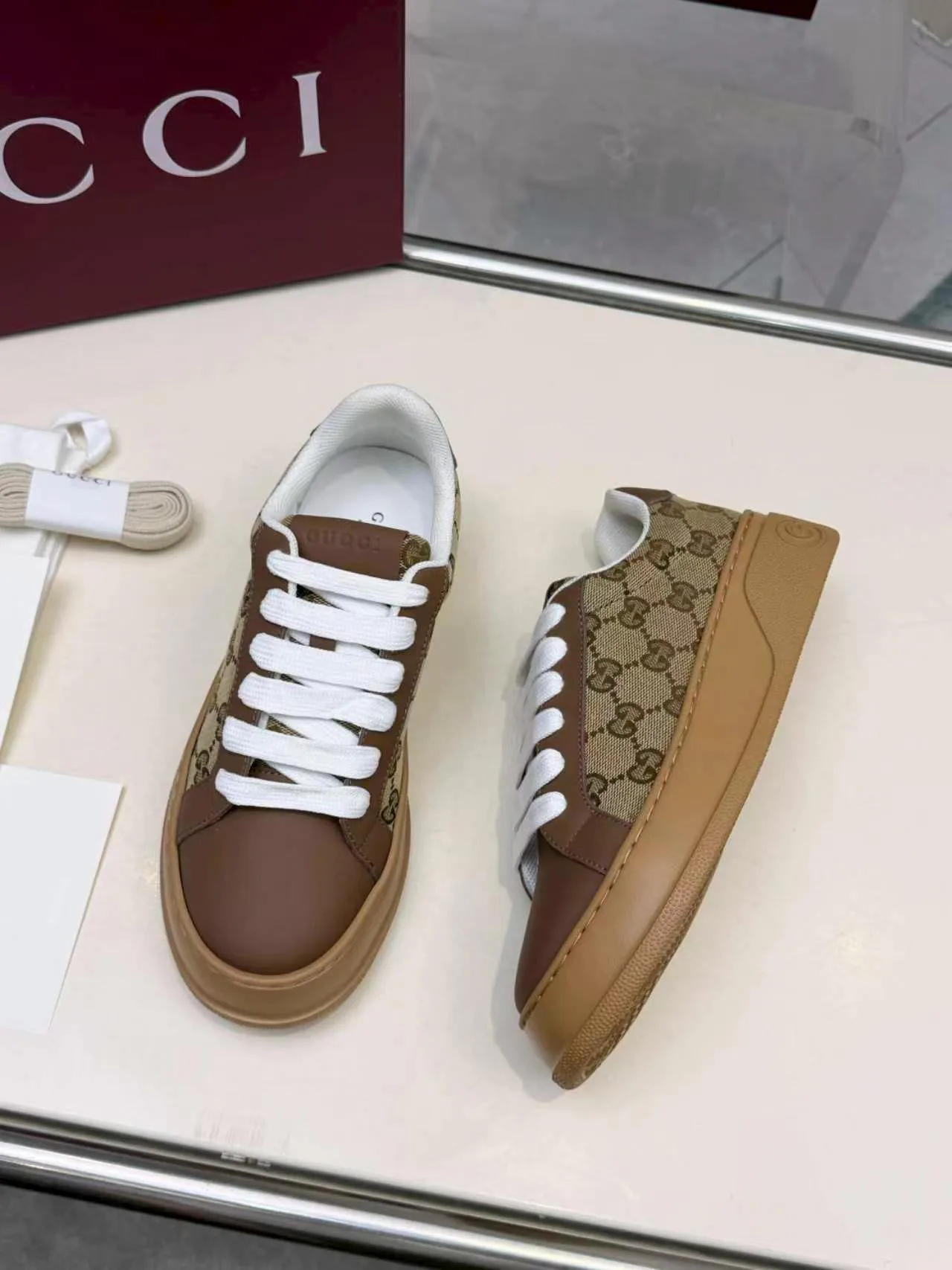 Women's Sneakers GUCCI 19561294
