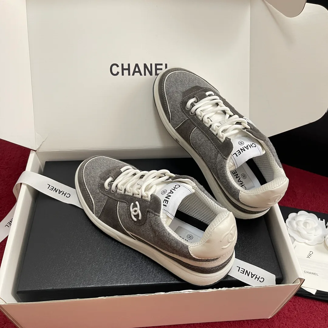 Women's Sneakers CHANEL 18195102