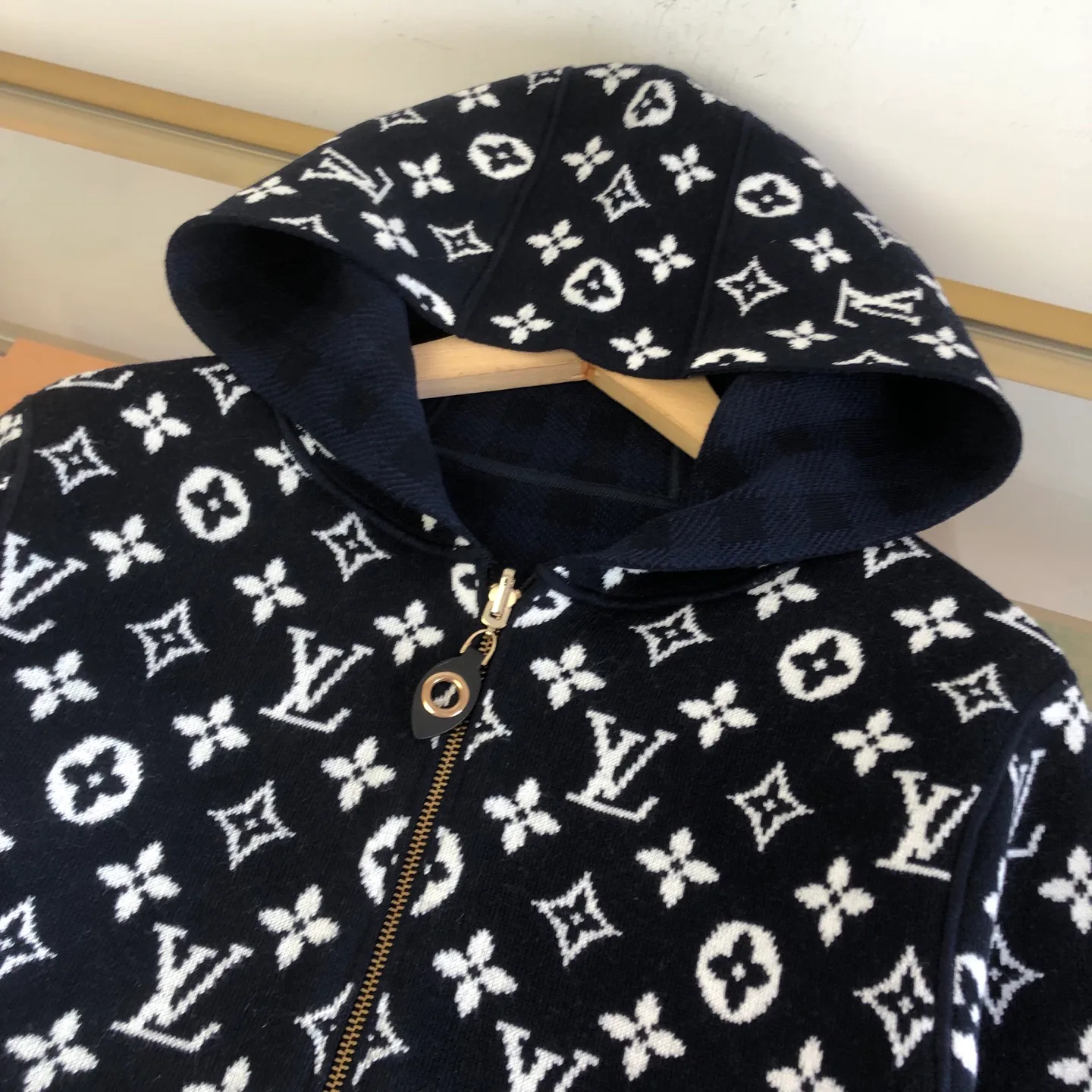 Women's Jackets And Down Jackets LOUIS VUITTON 18141325