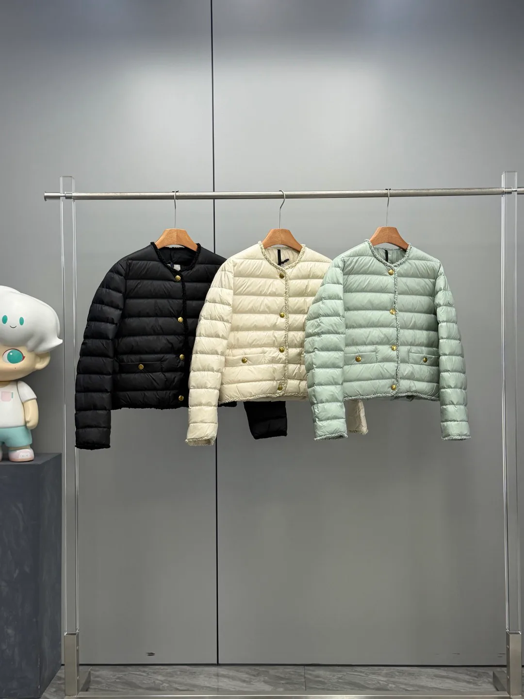 Women's Jackets And Down Jackets MONCLER 18002292