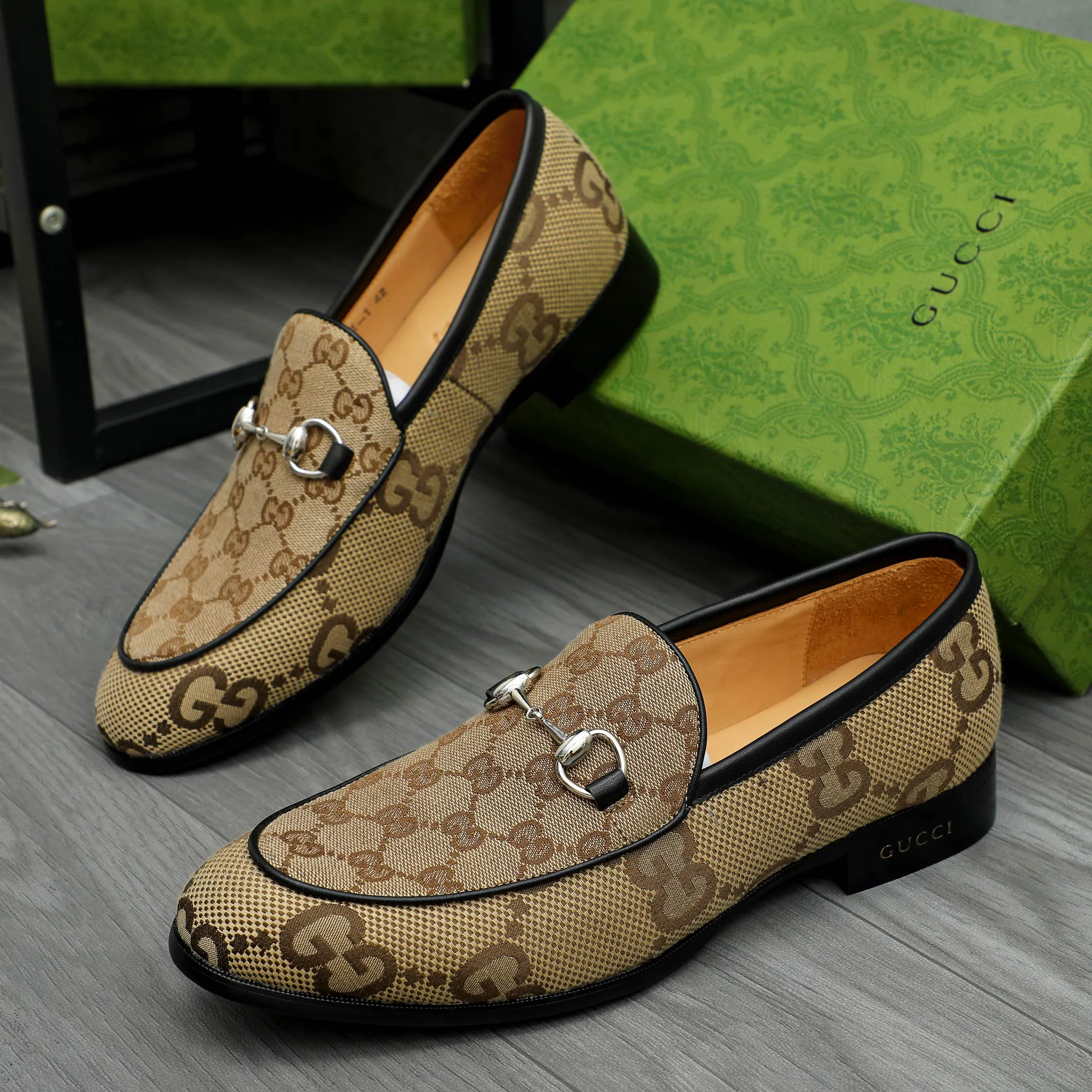 Men's Loafers And Dress Shoes GUCCI 18311612