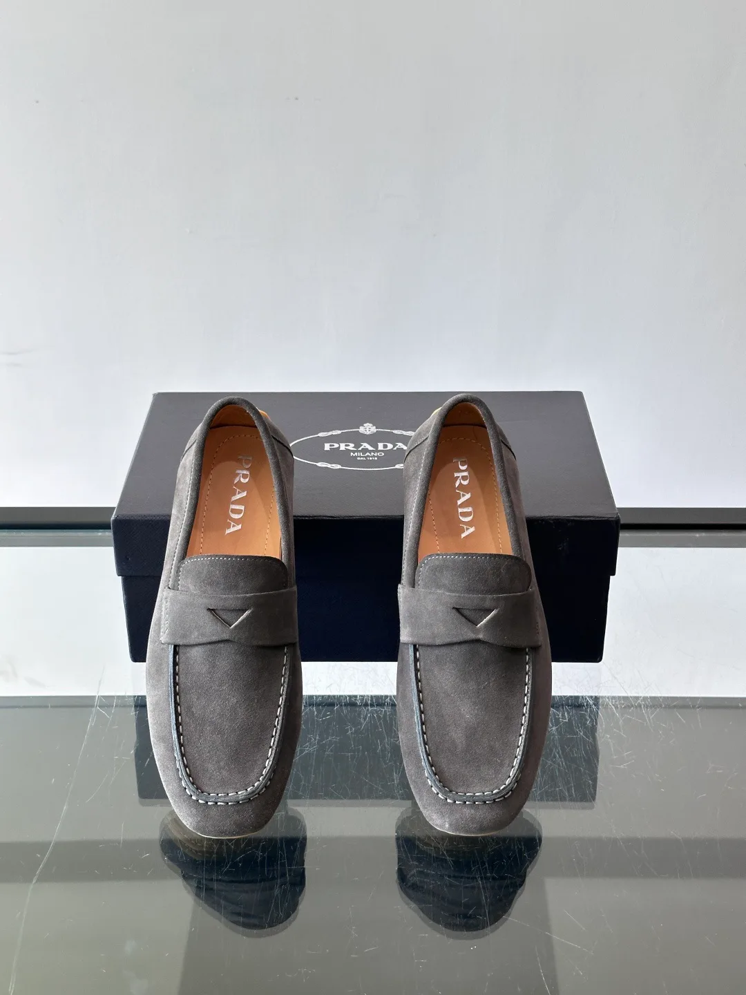 Men's Loafers And Dress Shoes PRADA 17447554