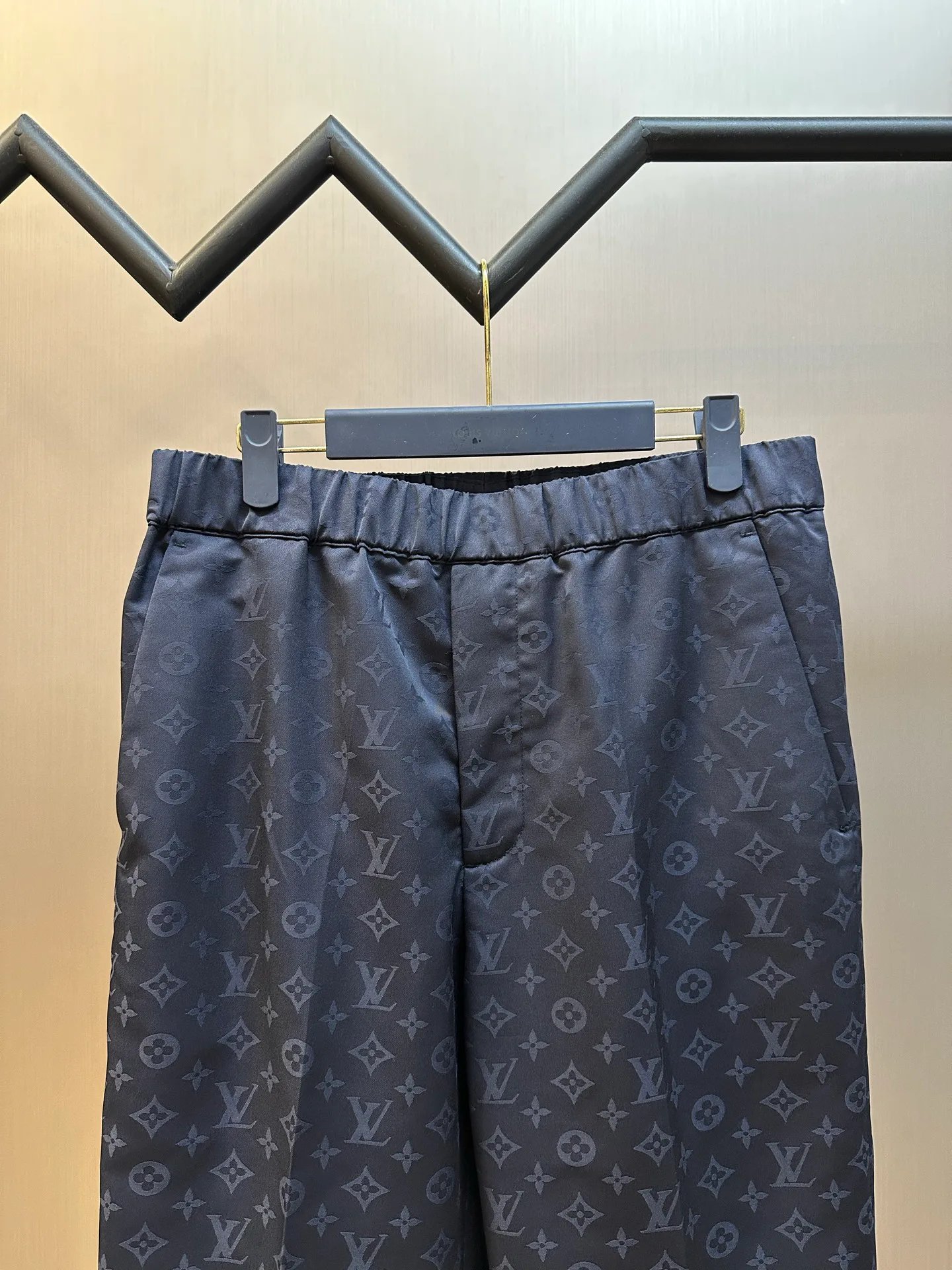 Men's Trousers LOUIS VUITTON 18178872