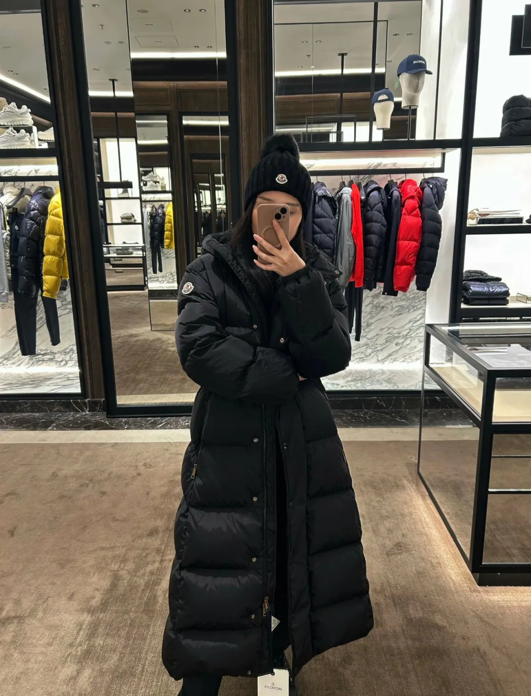 Women's Jackets And Down Jackets MONCLER 18528305