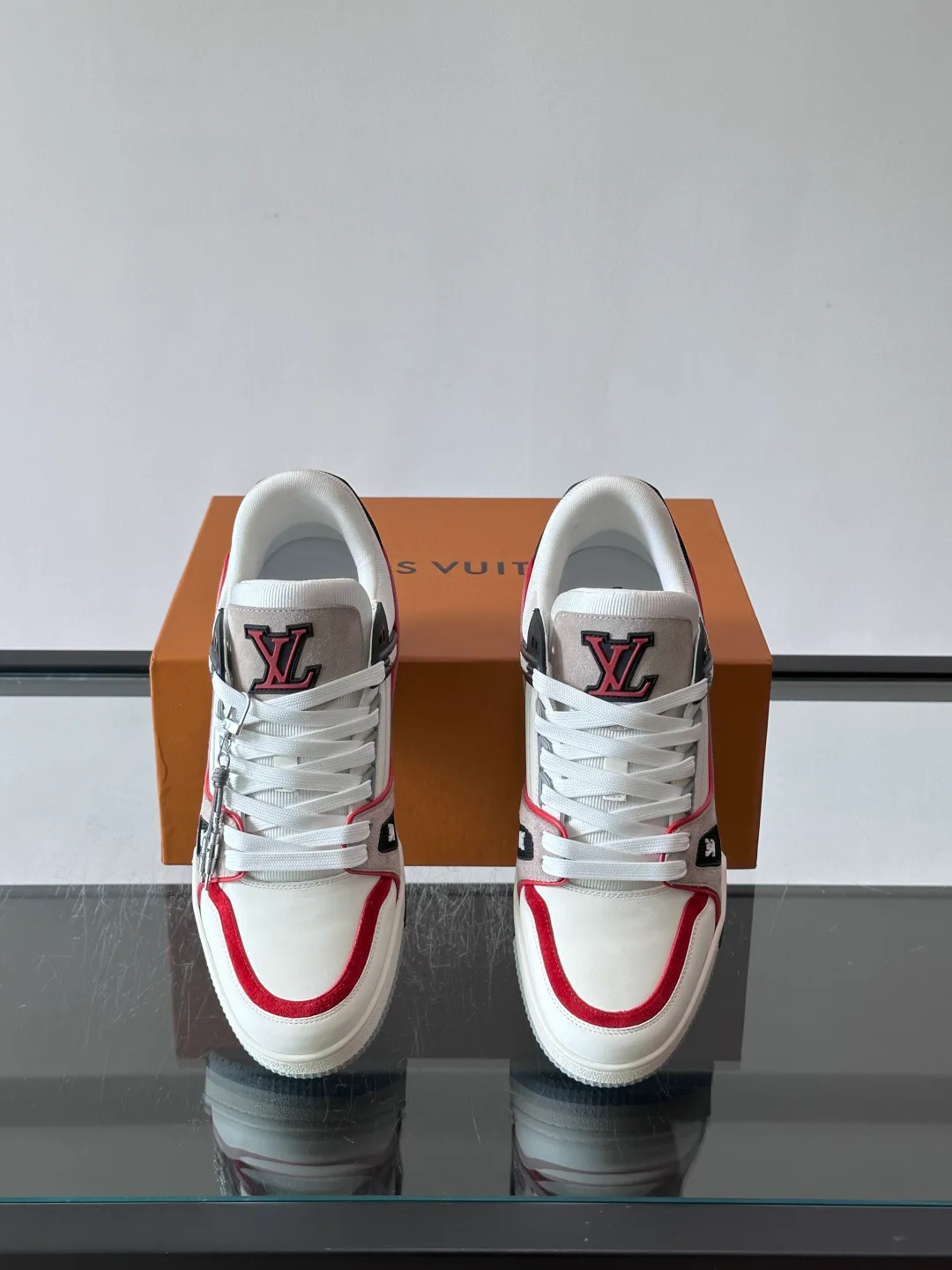Women's Sneakers LOUIS VUITTON 17914078