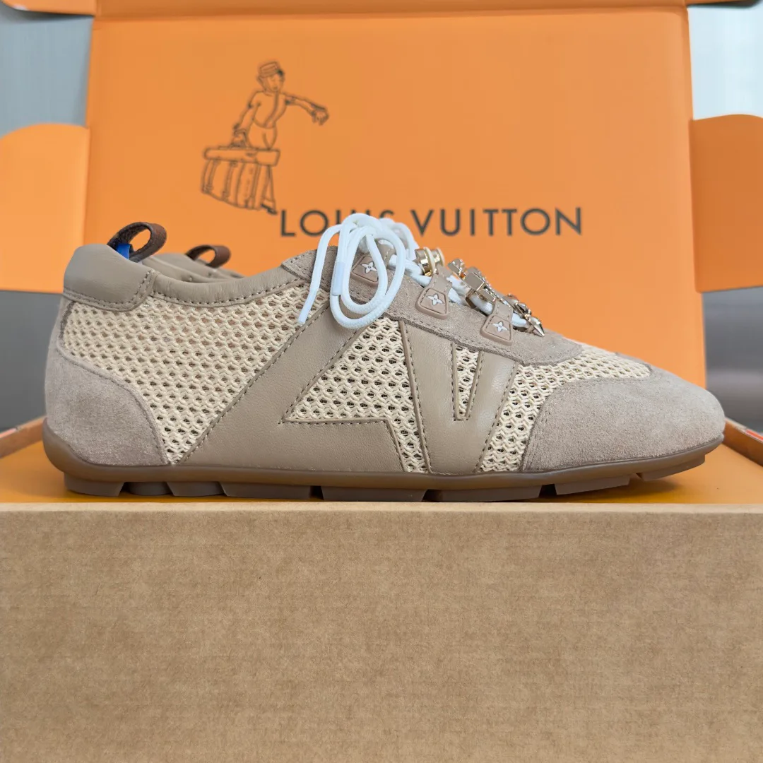 Women's Sneakers LOUIS VUITTON 17950618