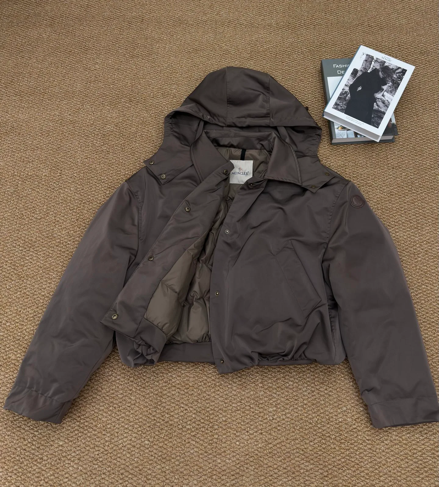 Women's Jackets And Down Jackets MONCLER 17998537