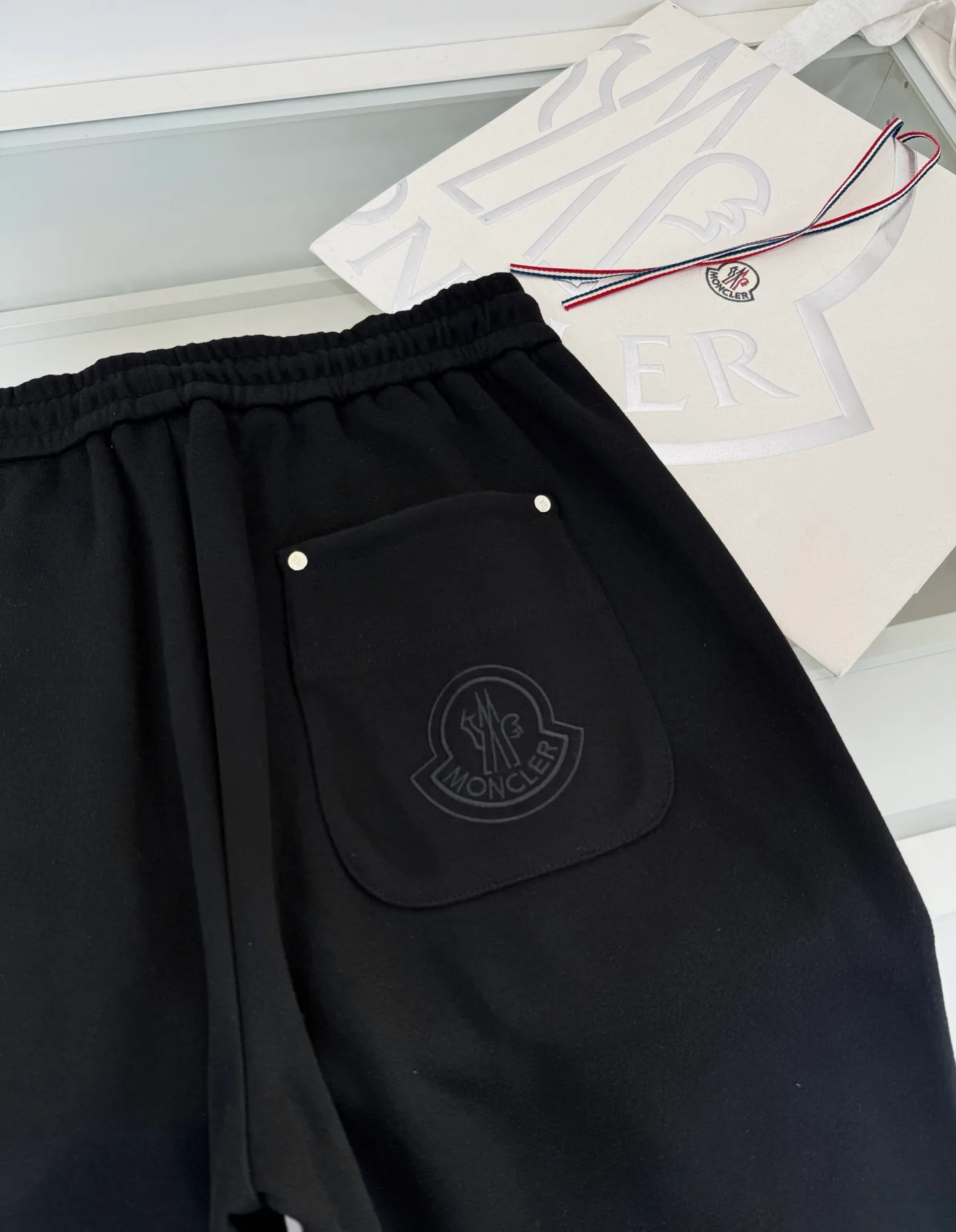 Men's Trousers MONCLER 18244484