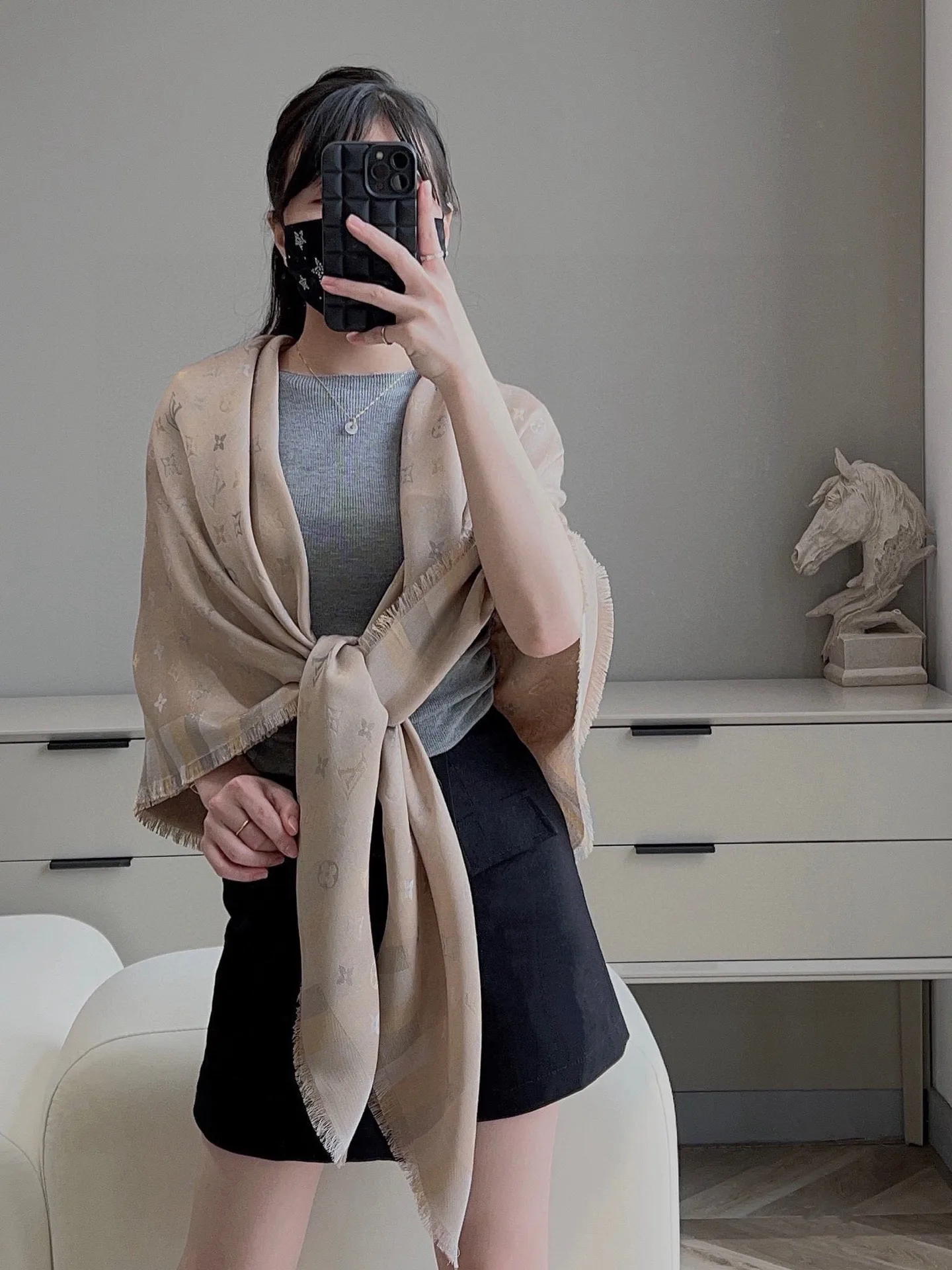 Scarves LOUIS VUITTON 18093339