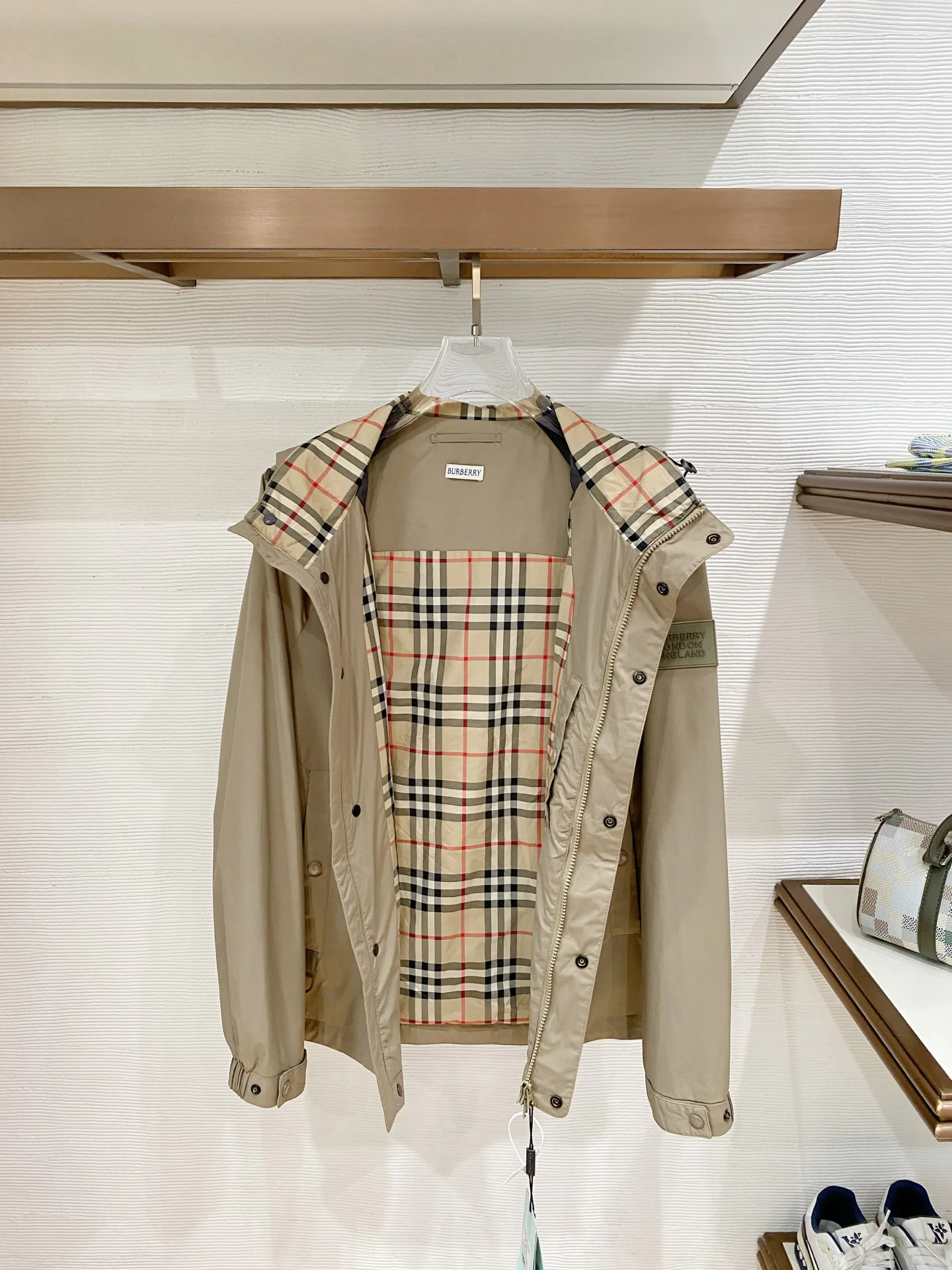 Men's Jackets And Down Jackets BURBERRY 17993473