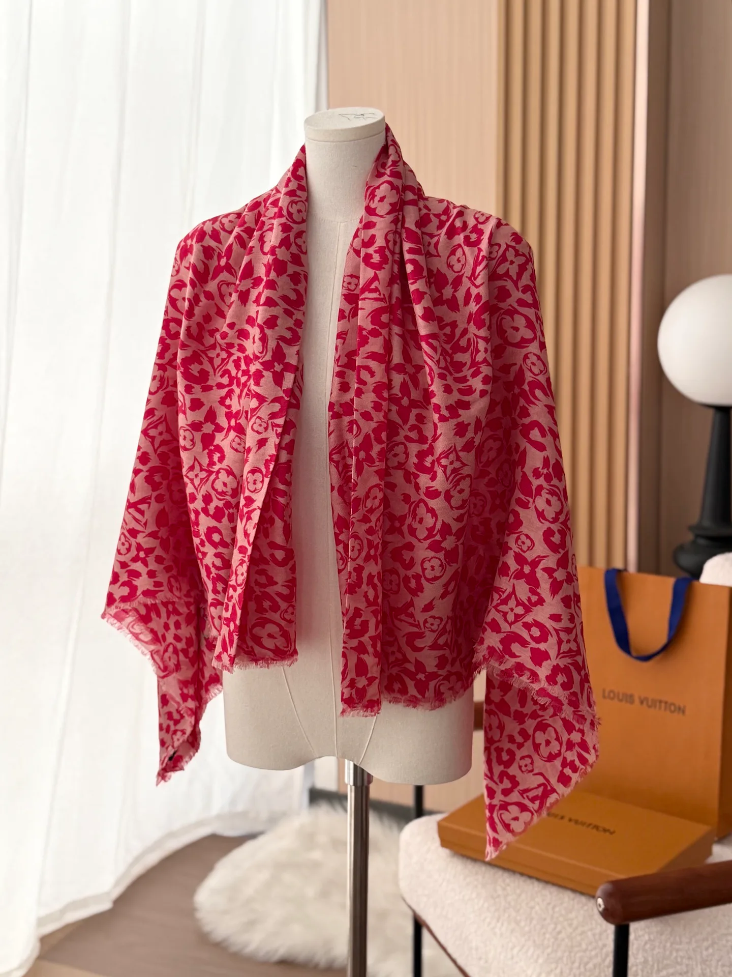 Scarves LOUIS VUITTON 18003176