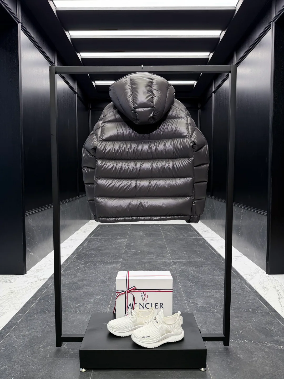 Men's Jackets And Down Jackets MONCLER 18029796