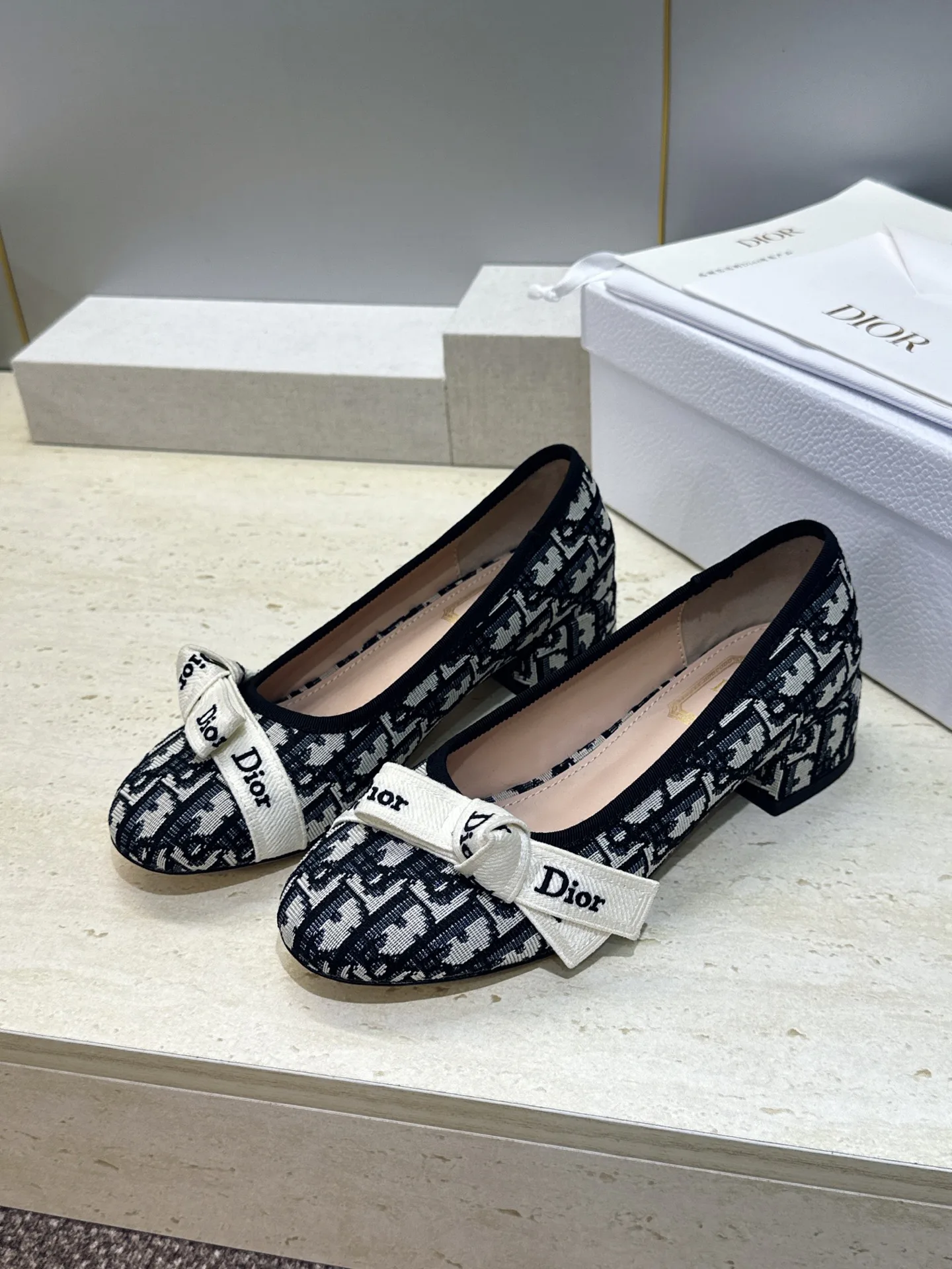 Women's Ballet Flats CHRISTIAN DIOR 18132754