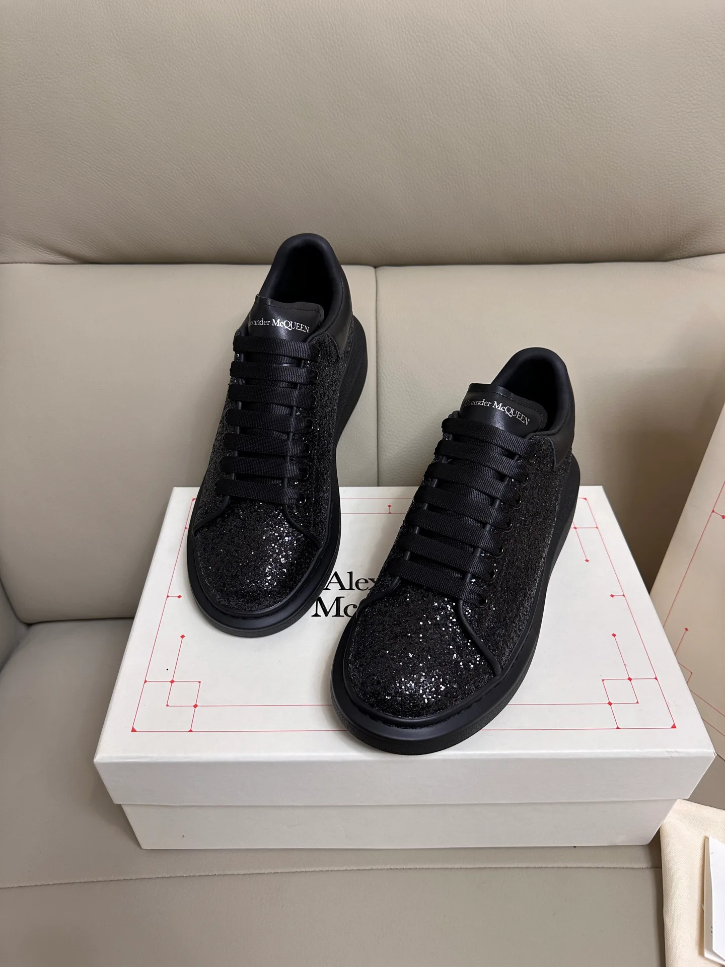 Кроссовки Женские Alexander Mcqueen 18616721