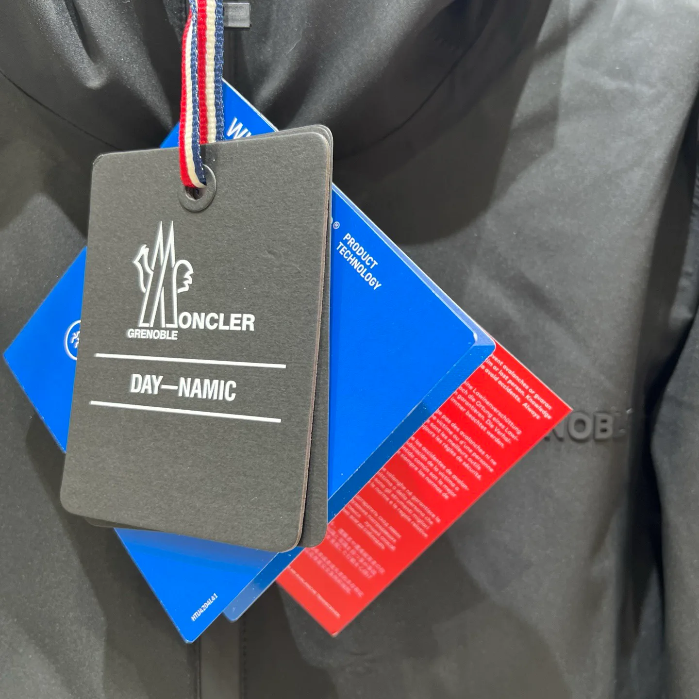 Women's Jackets And Down Jackets MONCLER 18131361