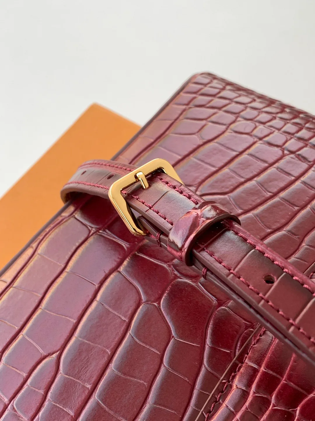 Women's Classic Handbags LOUIS VUITTON 18520916