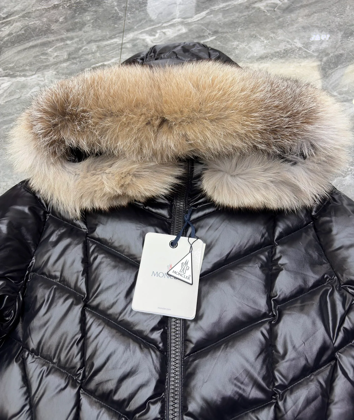 Women's Jackets And Down Jackets MONCLER 17801587
