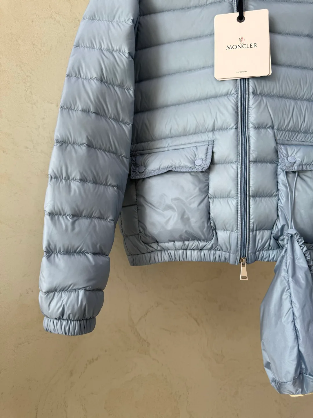 Women's Jackets And Down Jackets MONCLER 18043477