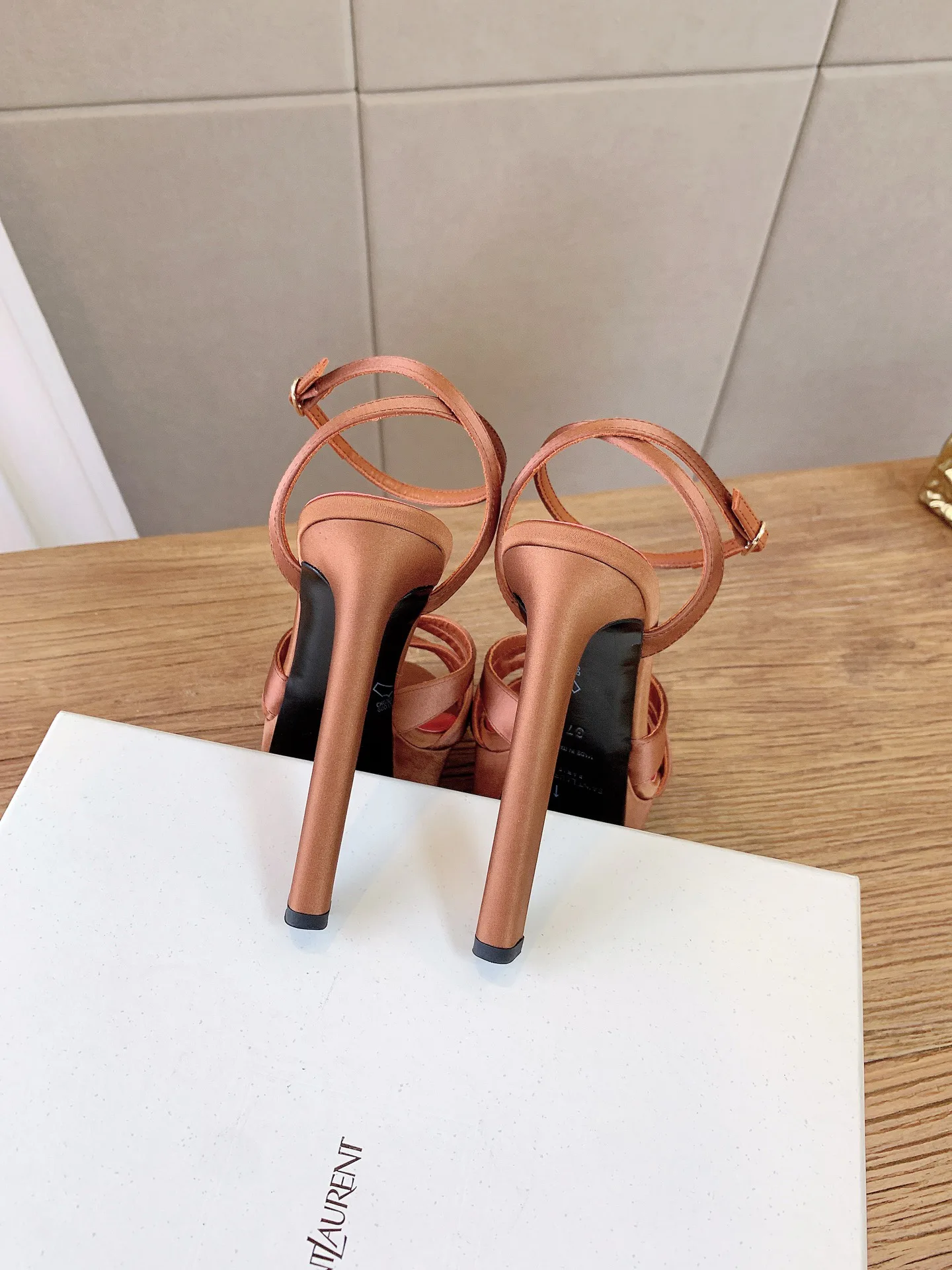Women's Open-Toe Sandals SAINT LAURENT 17815061