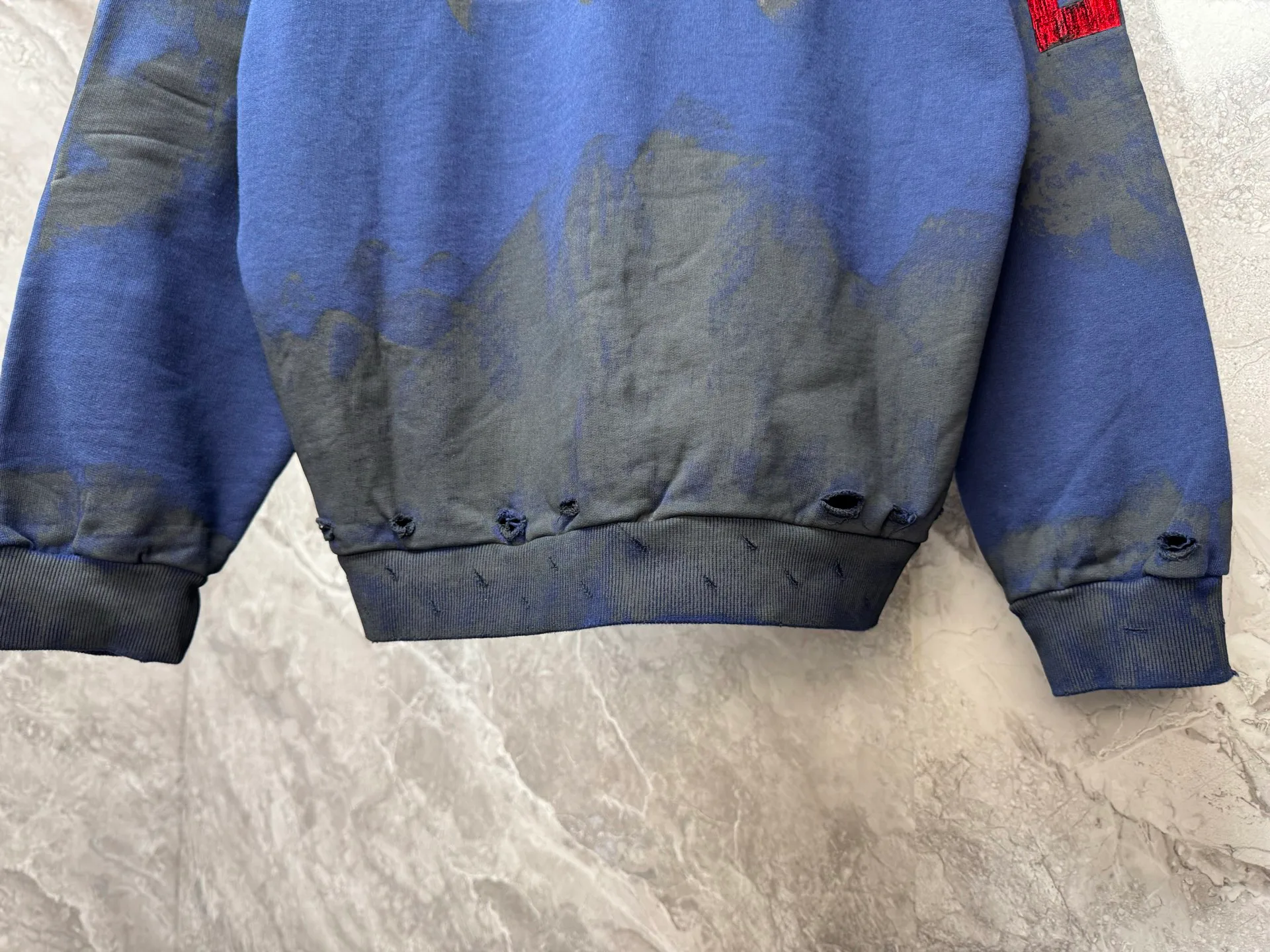 Men's Sweatshirts And Hoodies BALENCIAGA 18182366