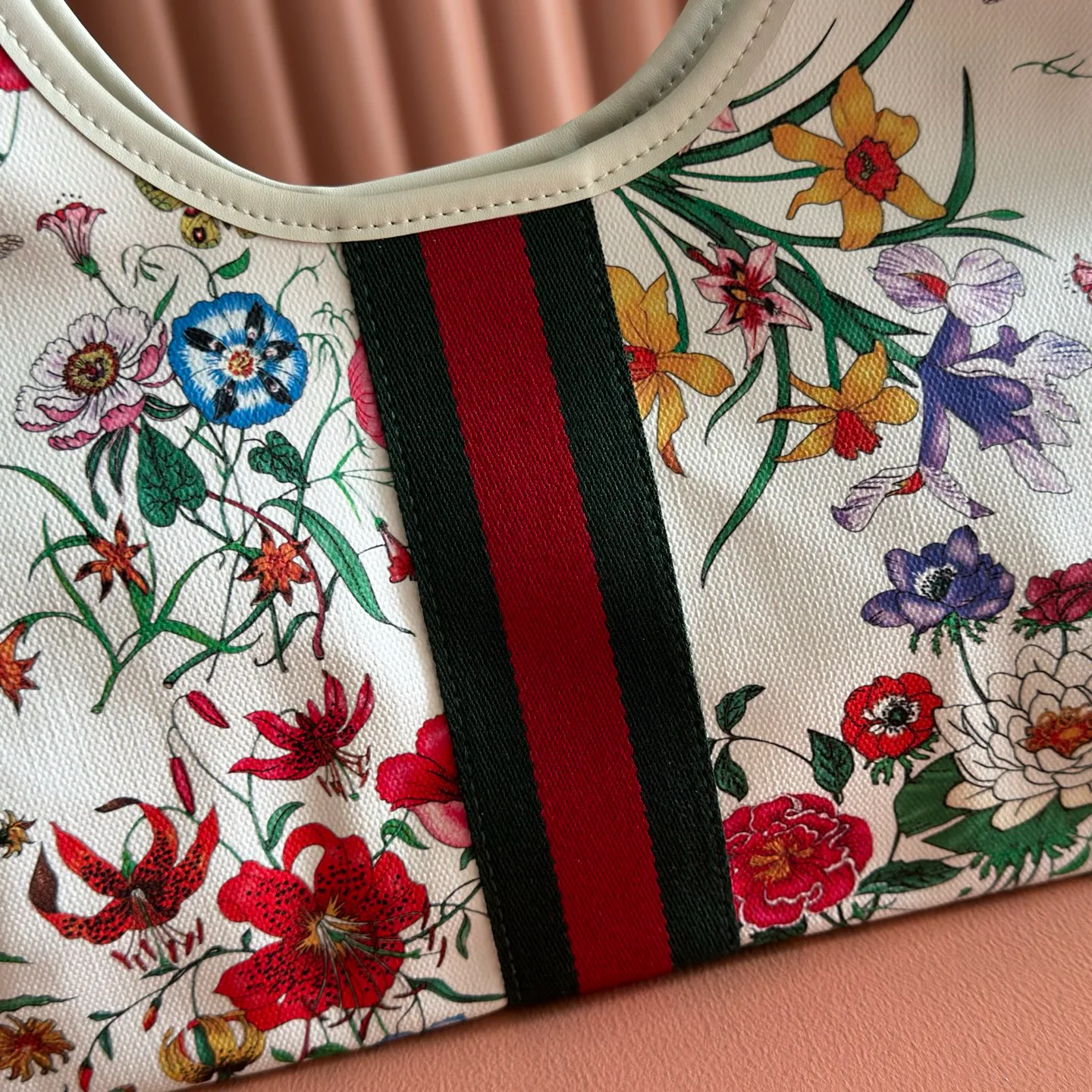 Women's Classic Handbags GUCCI 18148091