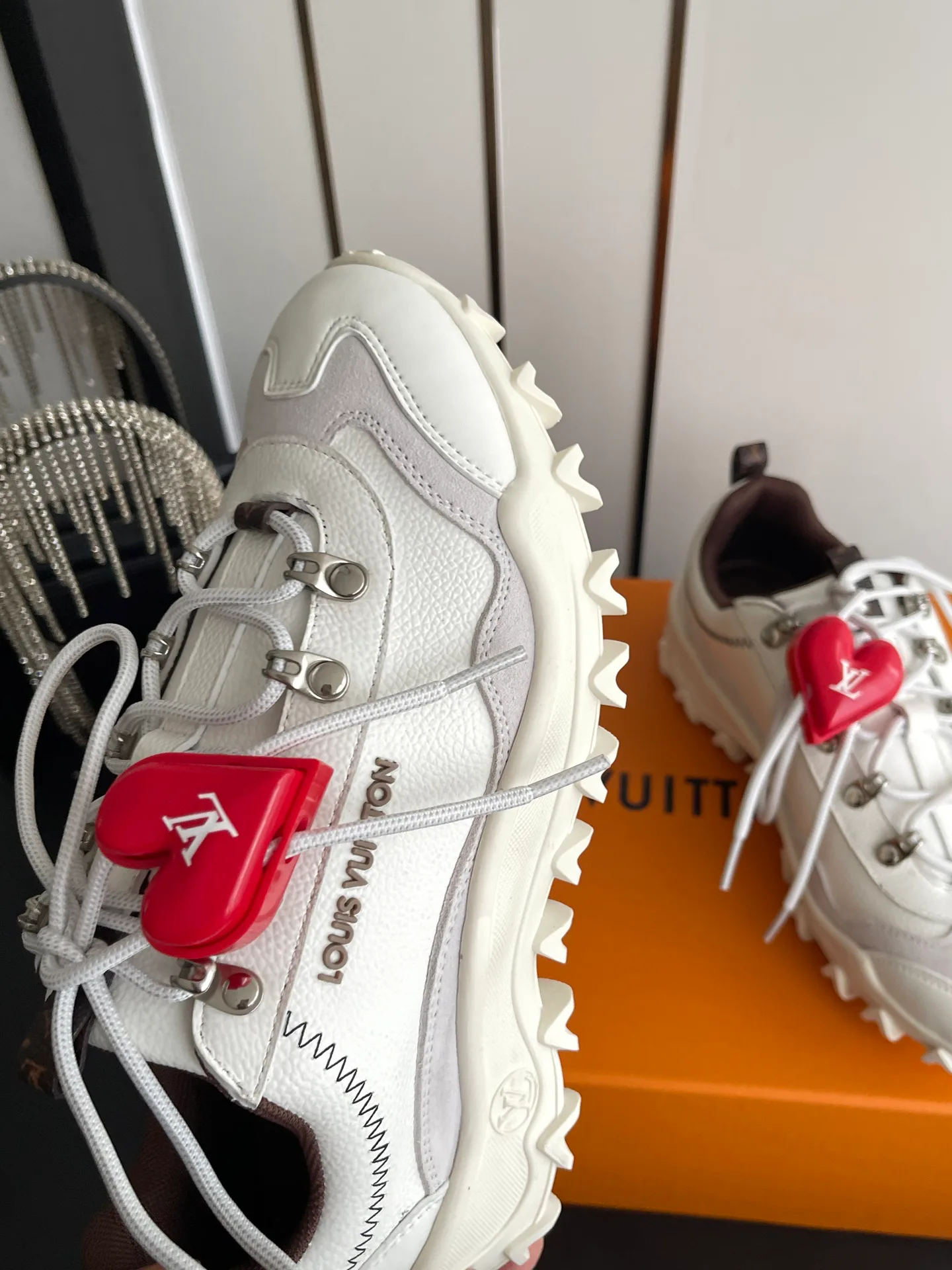 Women's Sneakers LOUIS VUITTON 17554381