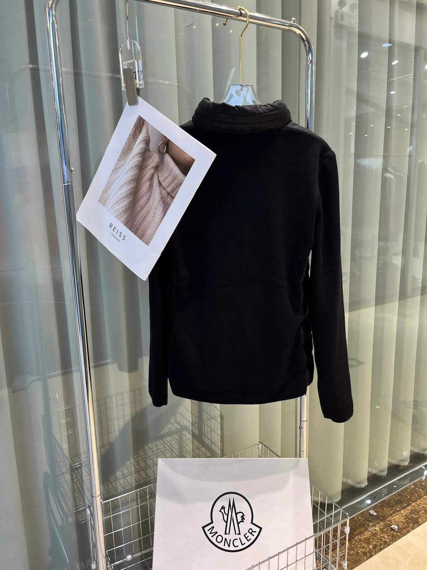Women's Jackets And Down Jackets MONCLER 18204178