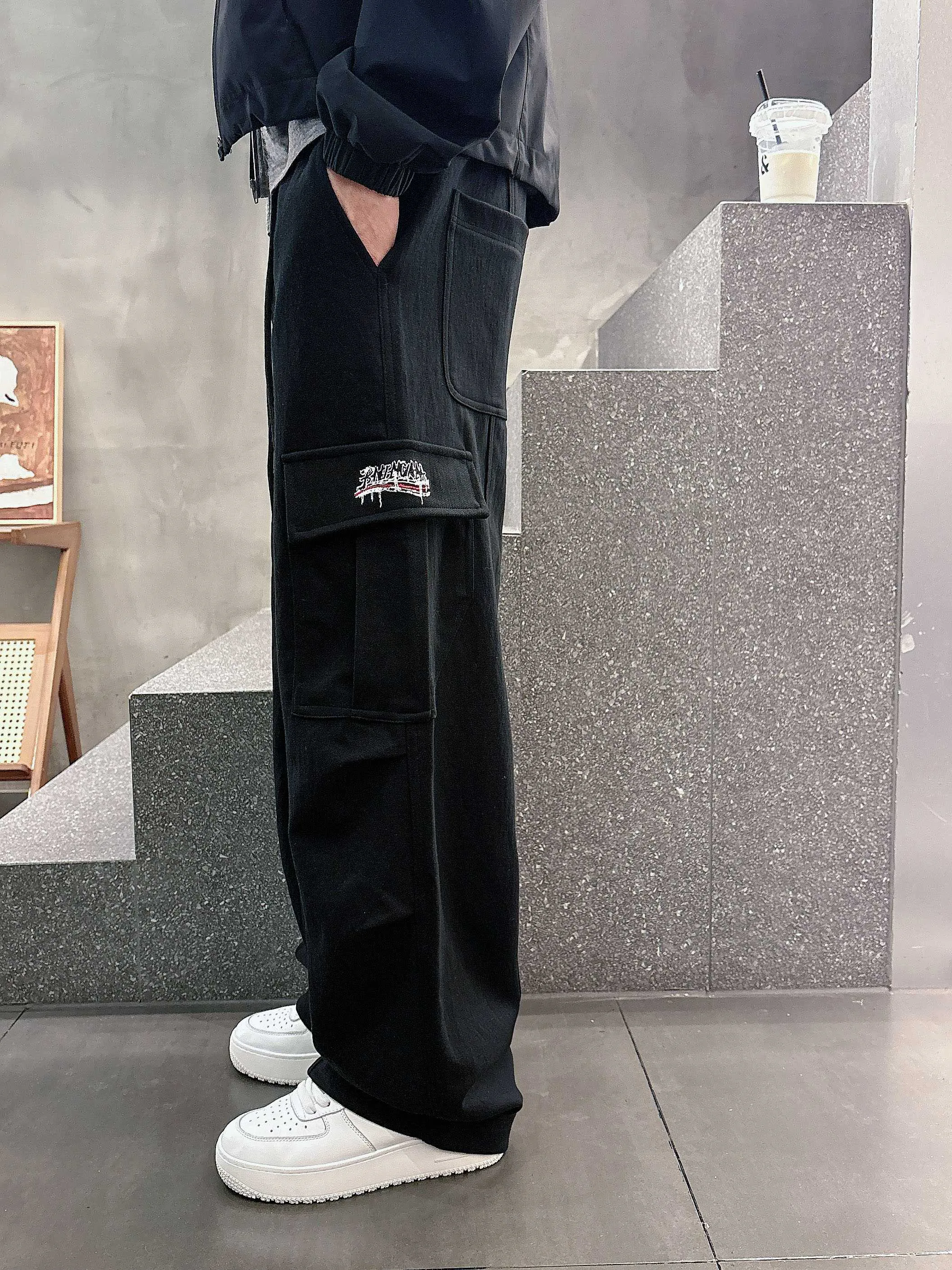 Men's Trousers BALENCIAGA 18368678