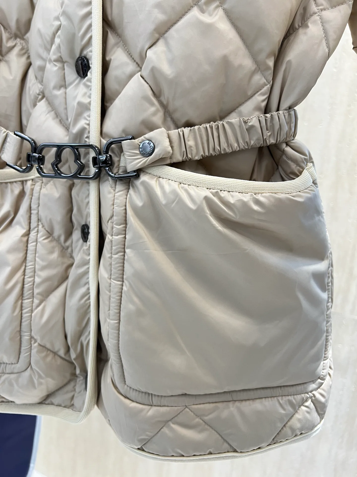 Men's Jackets And Down Jackets MONCLER 18231457