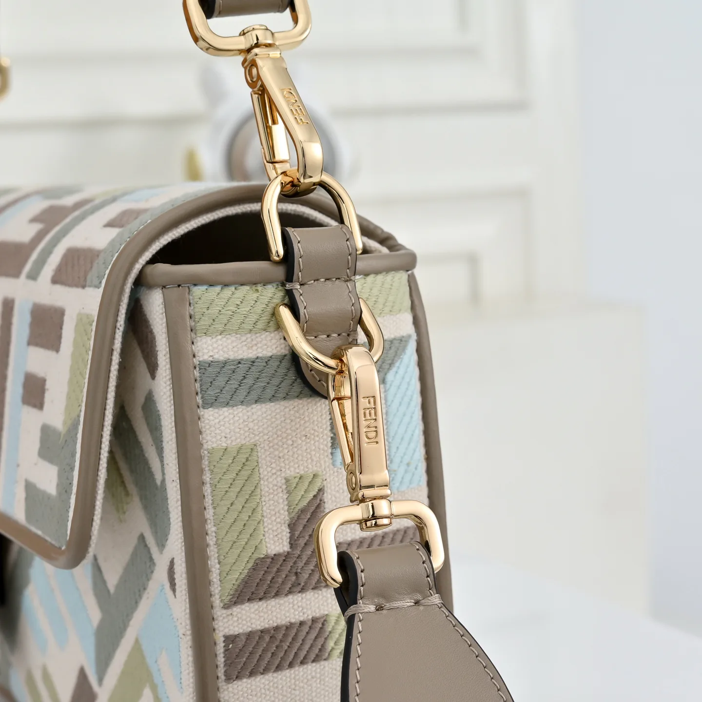 Women's Classic Handbags FENDI 18004261