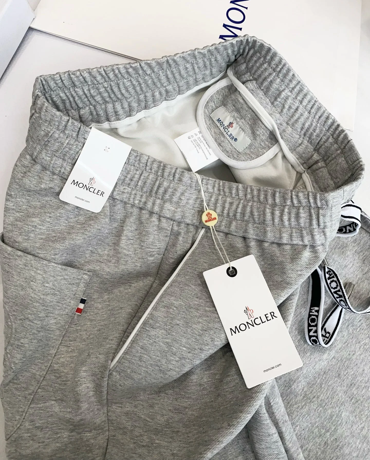 Men's Trousers MONCLER 17973351