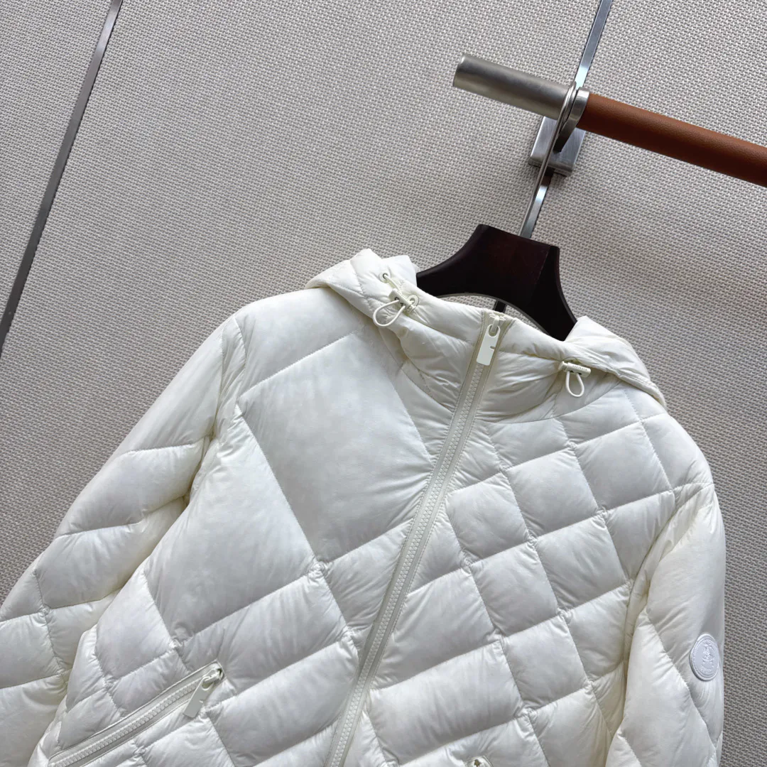 Women's Jackets And Down Jackets BURBERRY 18108276