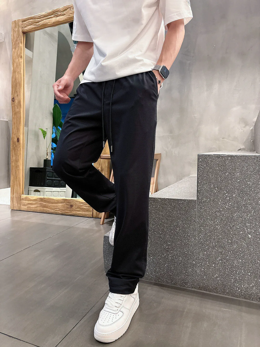 Men's Trousers MONCLER 18097666