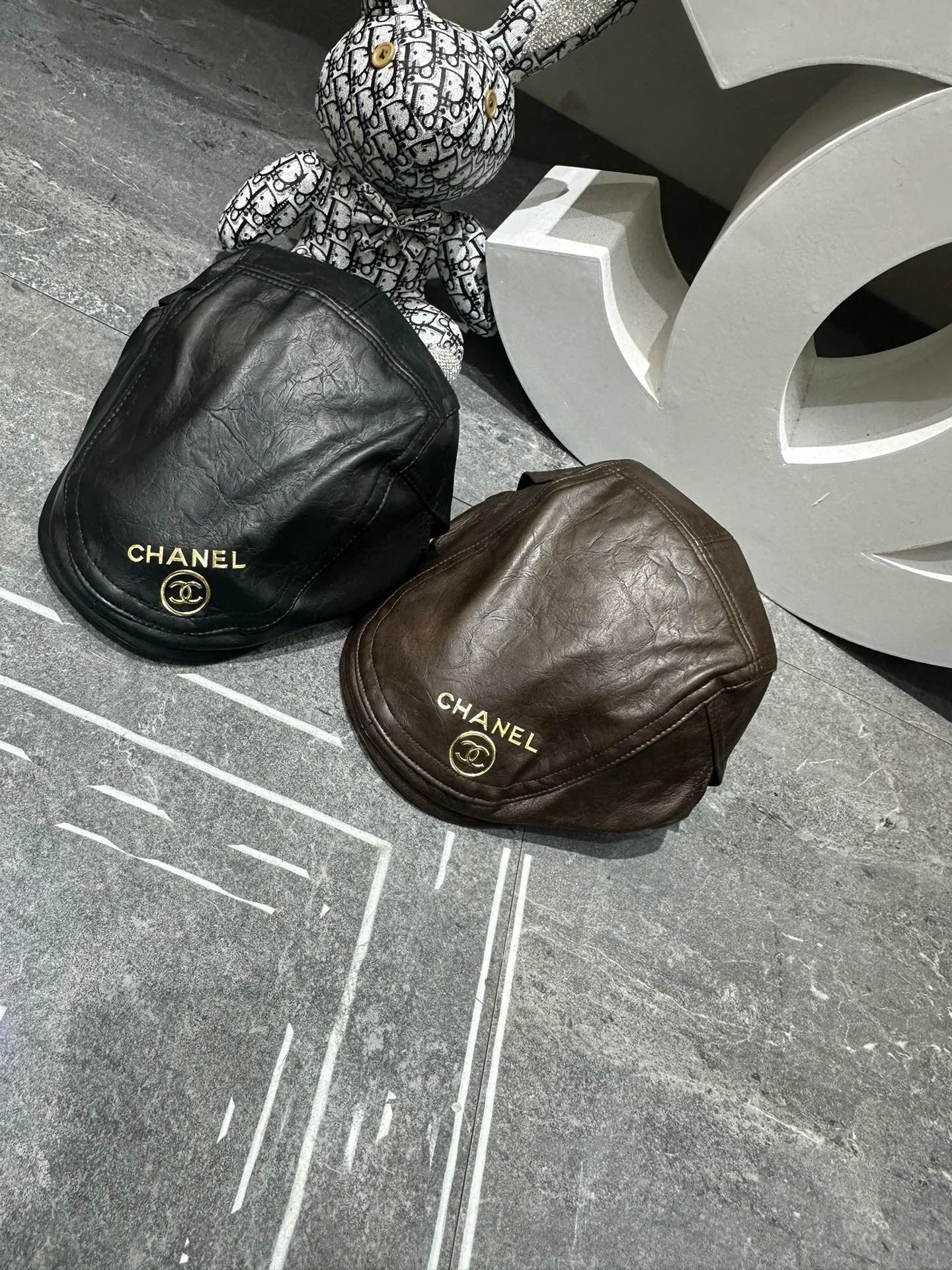Hats CHANEL 18105196