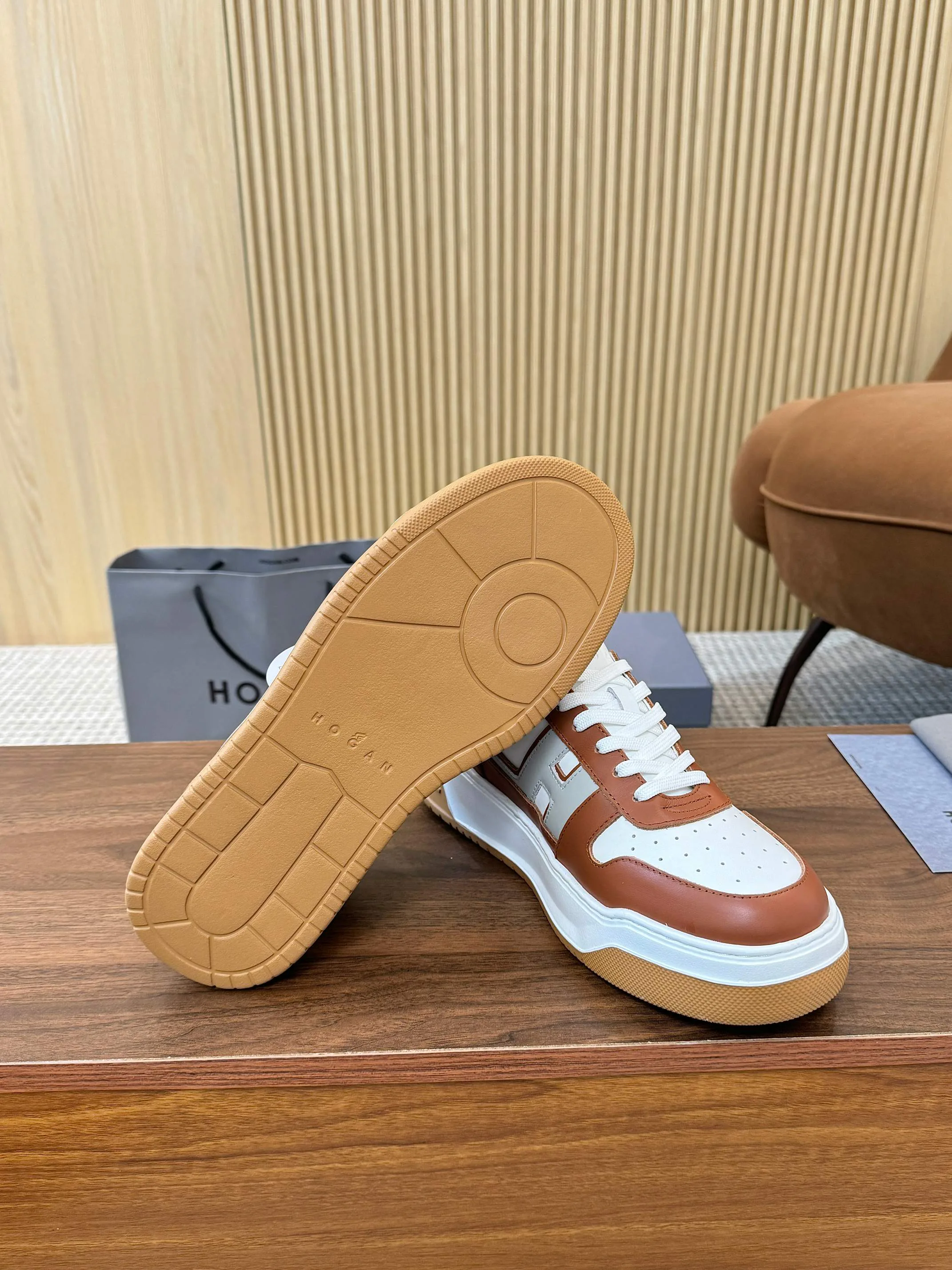 Women's Sneakers HOGAN 17827631