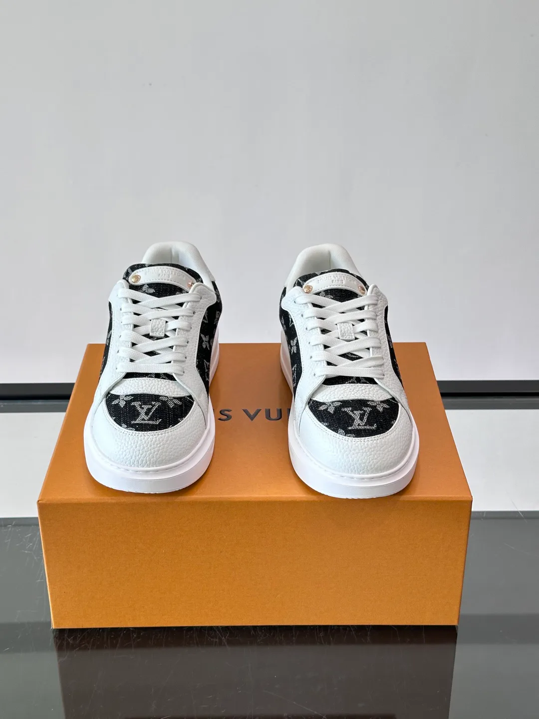 Men's Sneakers LOUIS VUITTON 17863573
