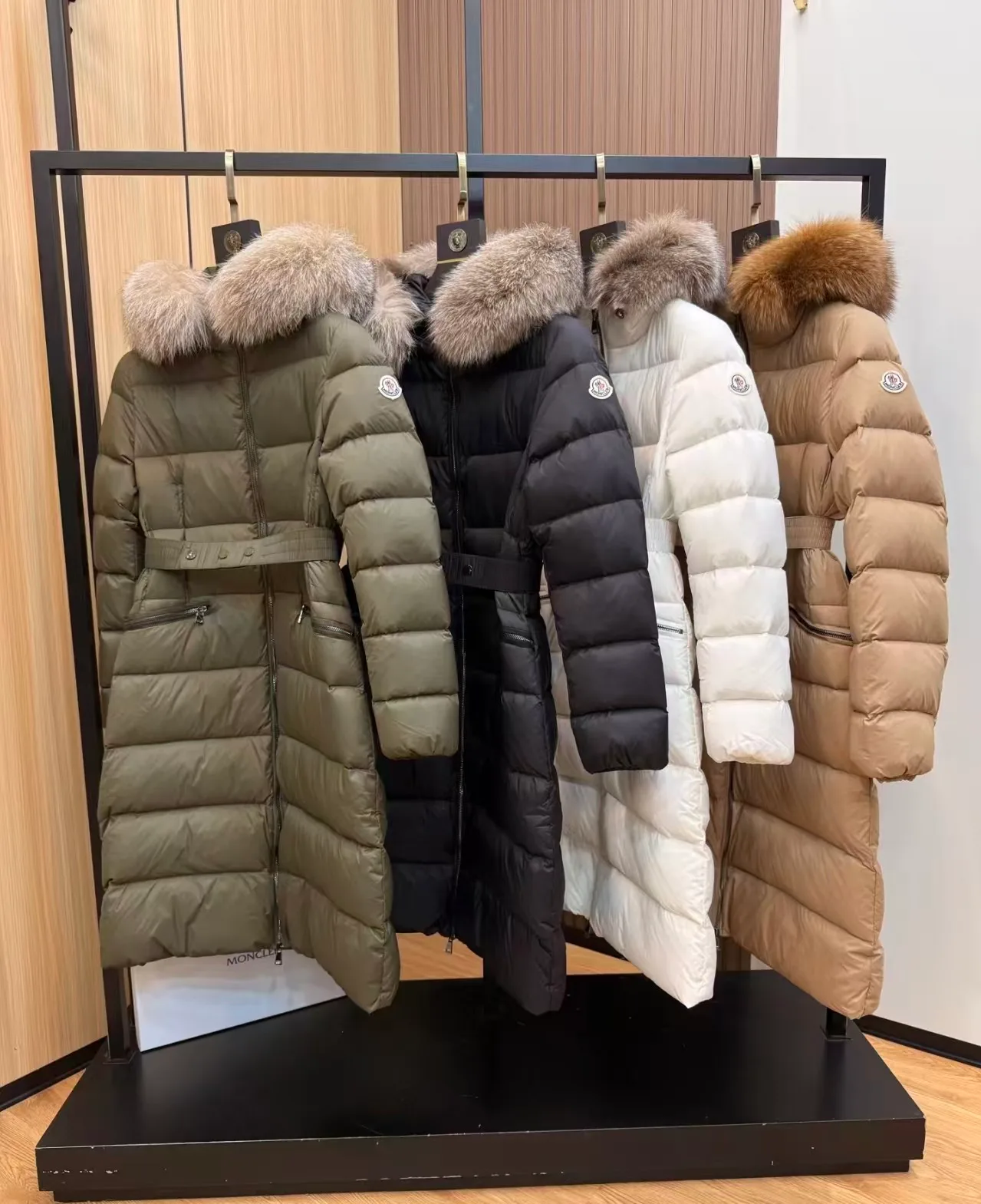 Women's Jackets And Down Jackets MONCLER 17964503
