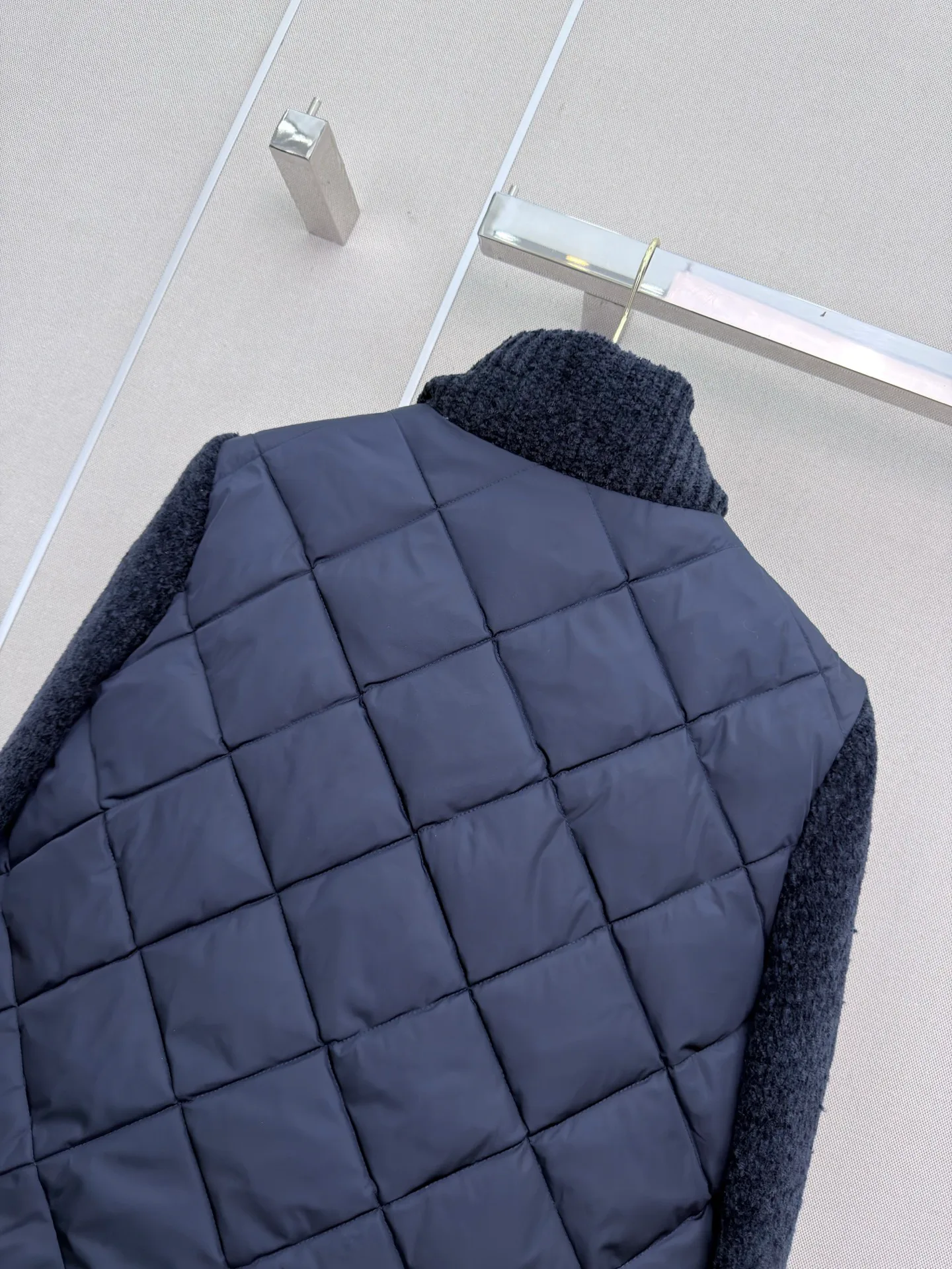 Women's Jackets And Down Jackets MONCLER 18203545