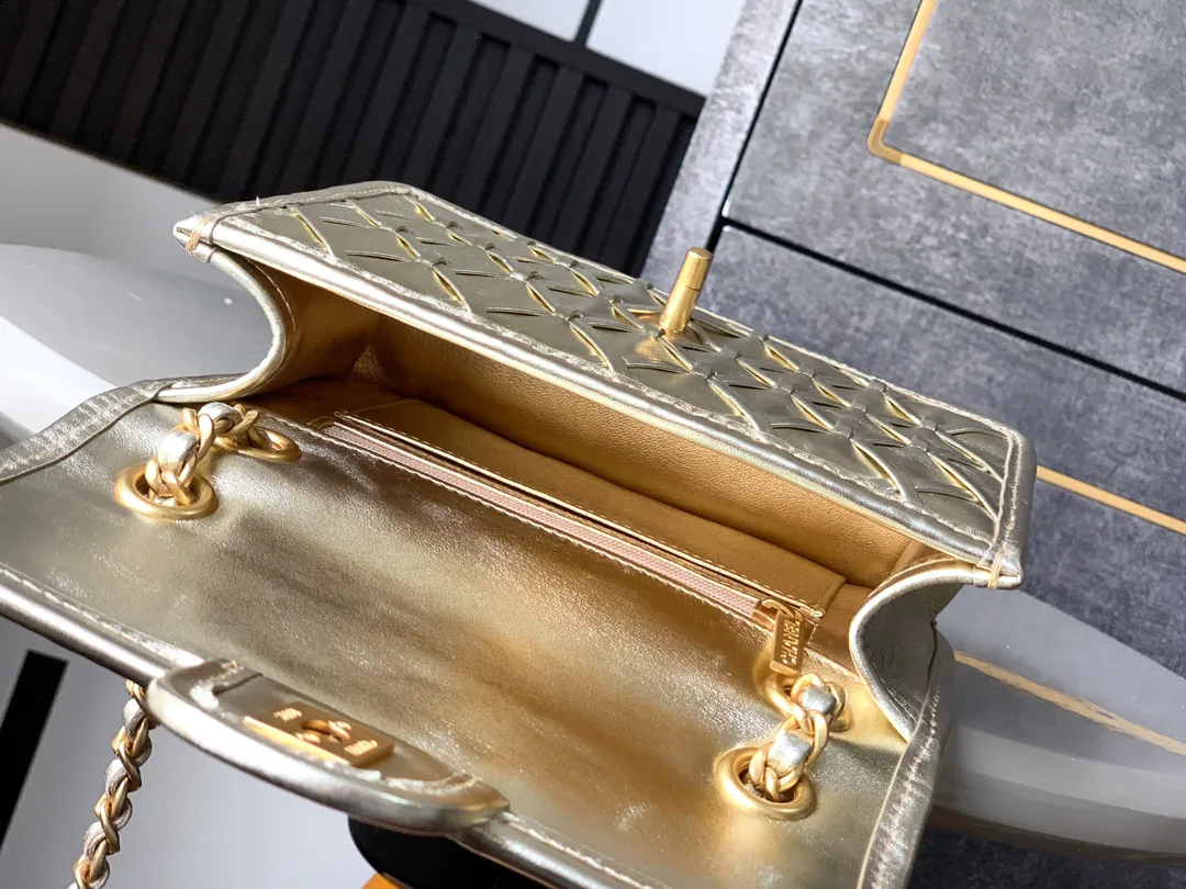 Классические Сумки Женские Chanel 18588862
