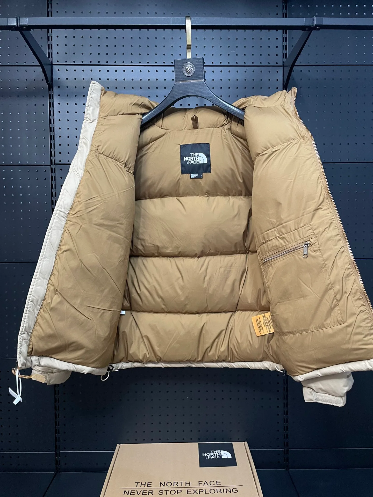Men's Jackets And Down Jackets THE NORTH FACE 18392283